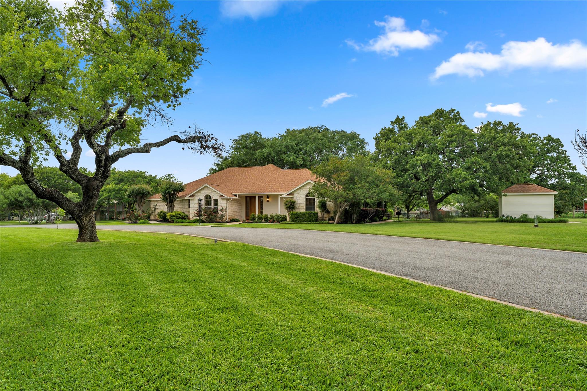 406 Ancient Oaks DR — photo 4