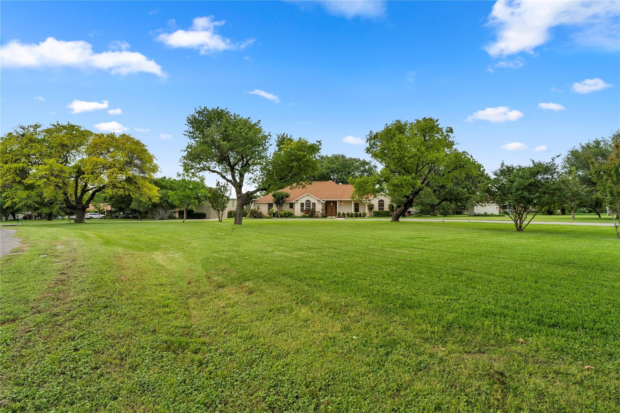 406 Ancient Oaks DR — photo 5