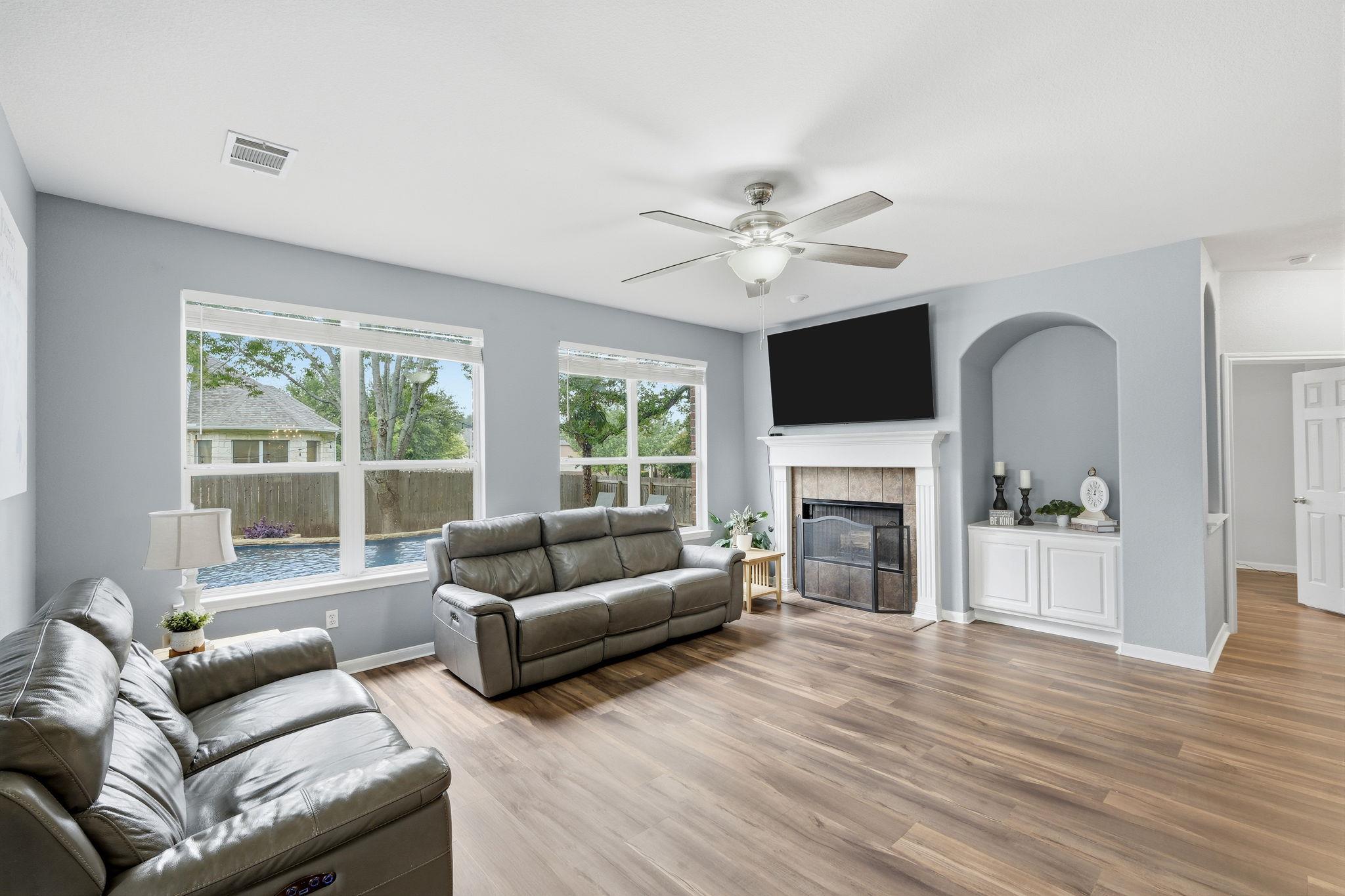 2701 Michelle Lynne CV — photo 4