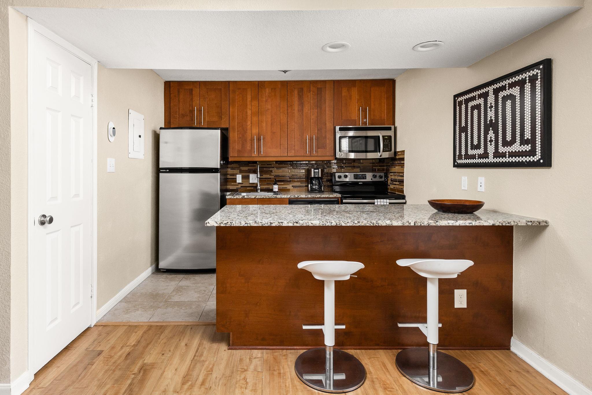 7685 Northcross DR #1006 — photo 5