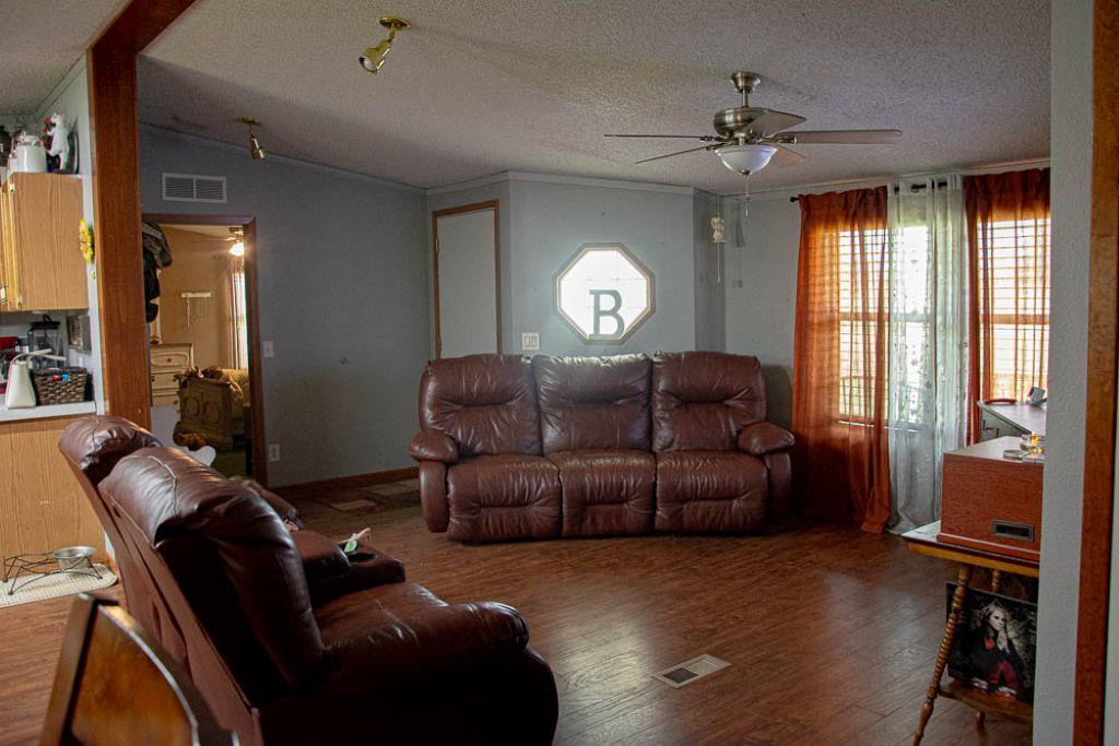 1766 Fm 2104 — photo 4