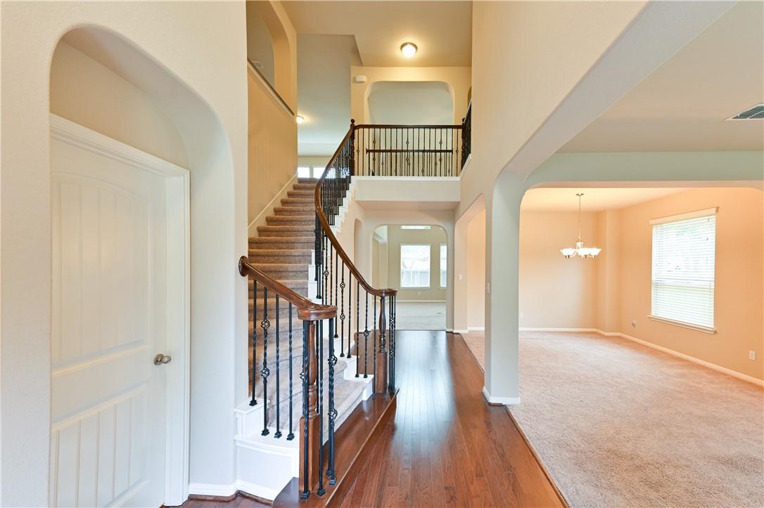100 Lake Mineral Wells DR — photo 5