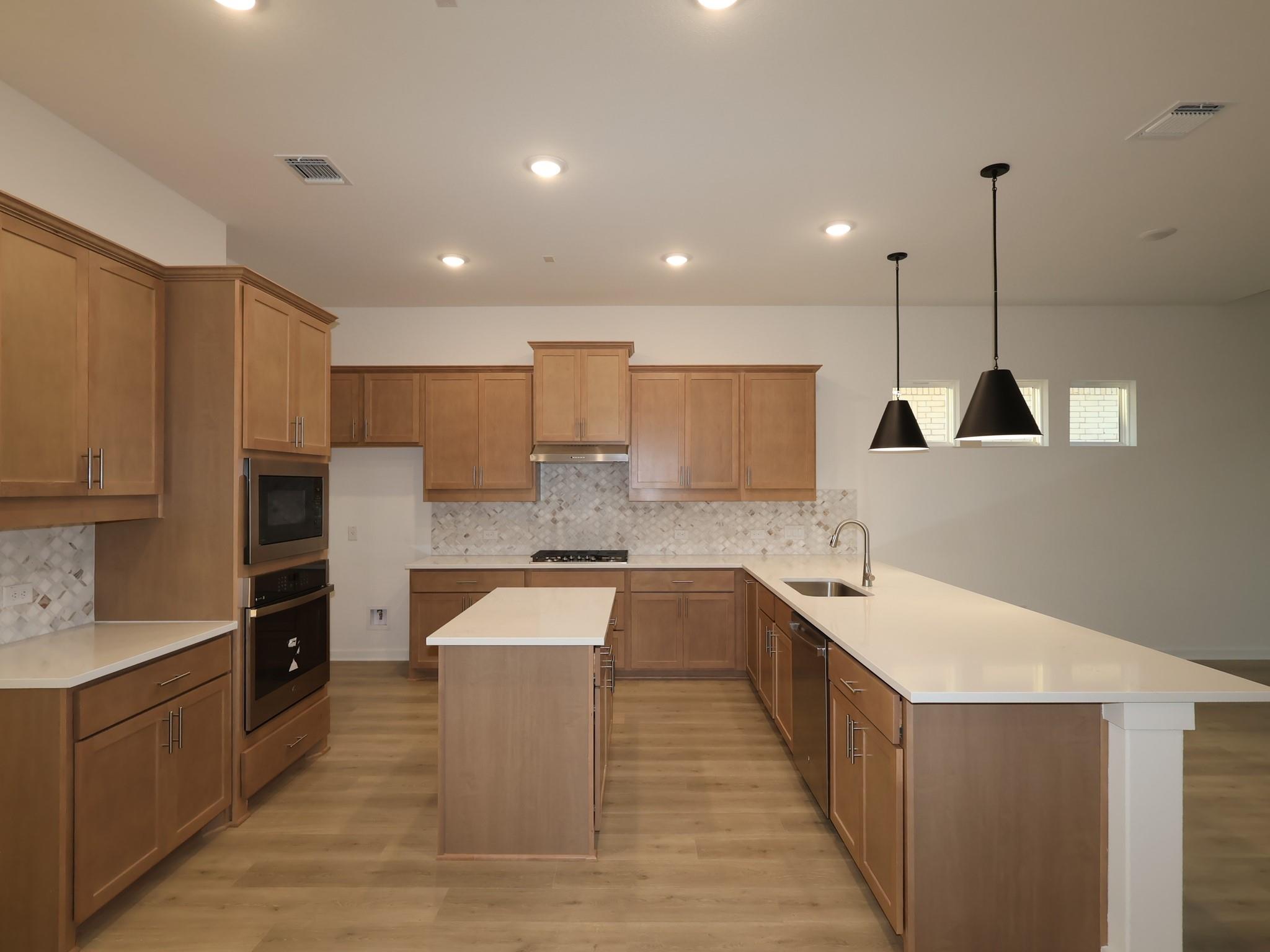 832 Purmela ST — photo 5