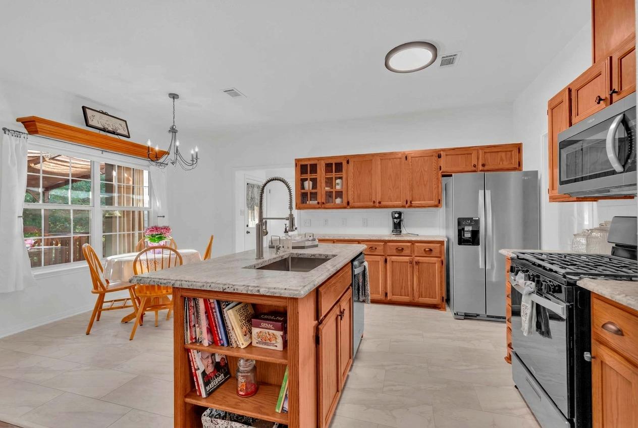 206 Cowal DR — photo 5
