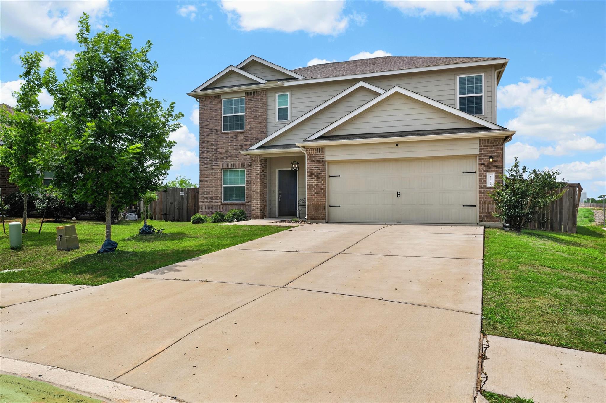 7332 Fall Ray DR — photo 3