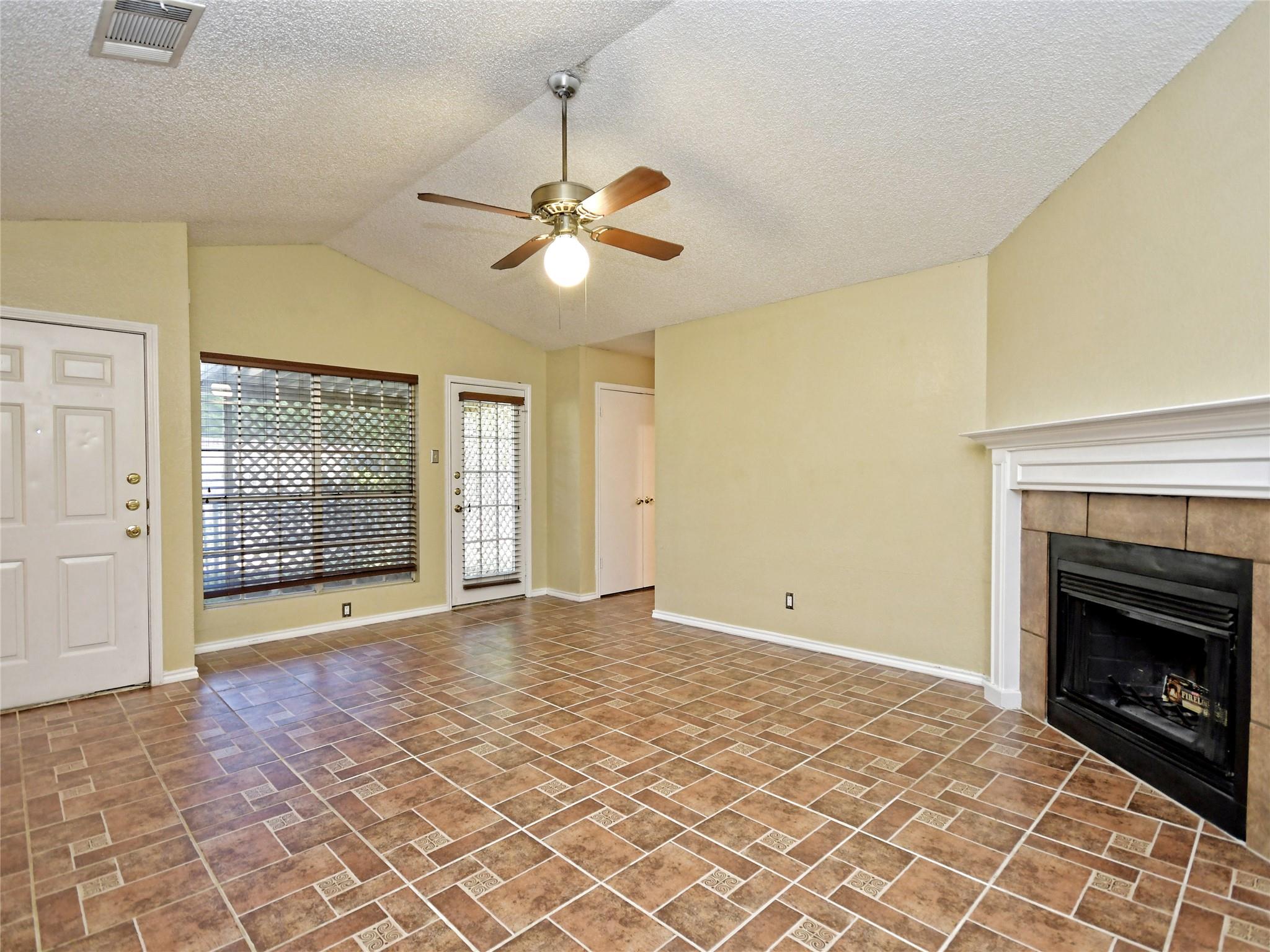 415 Fantail LOOP #A — photo 3