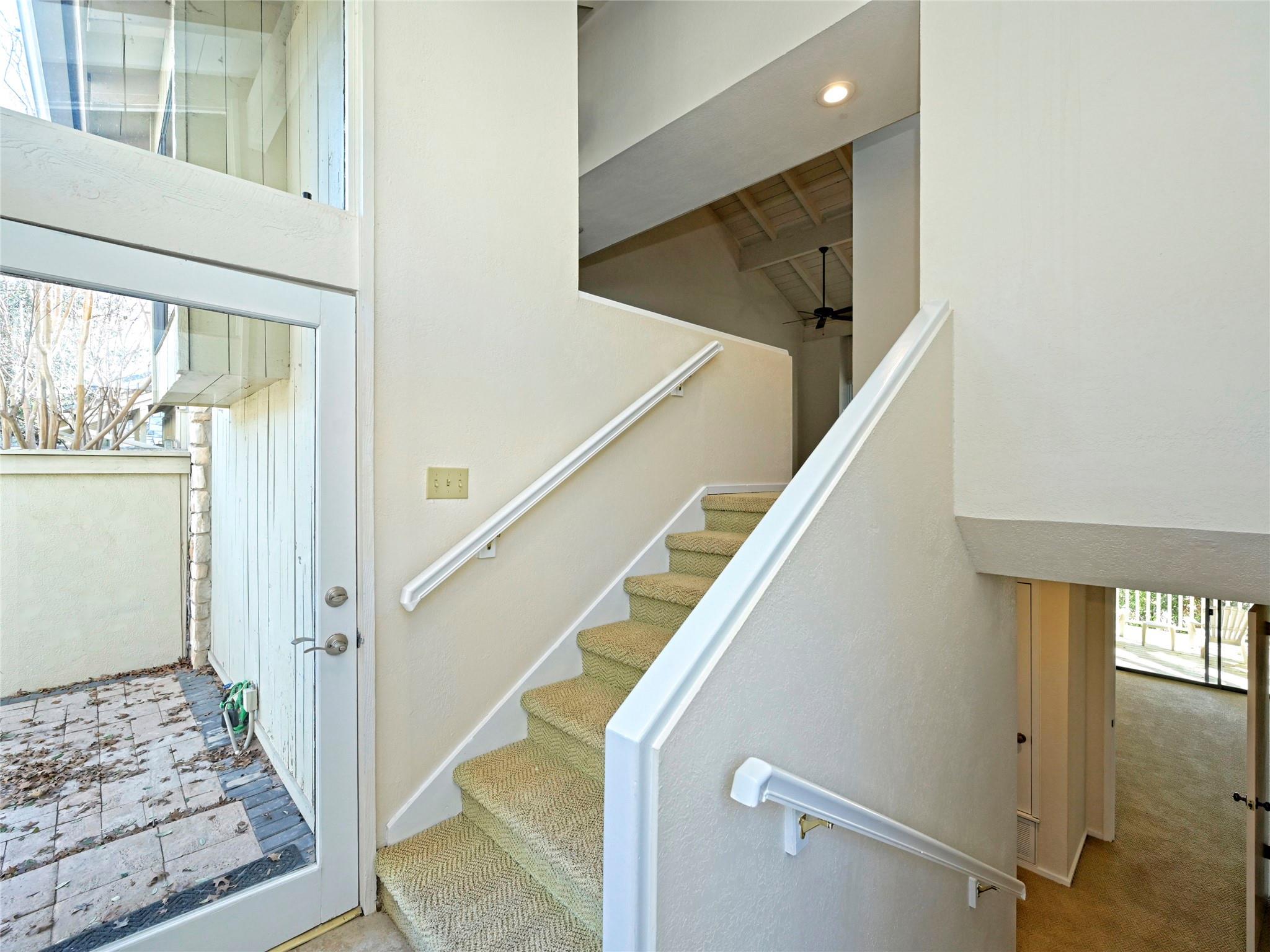 519 Rock Bluff DR — photo 3