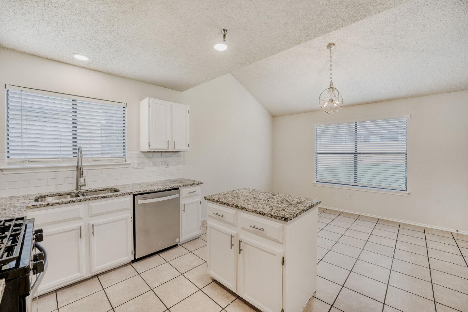11922 MEADOWFIRE DR — photo 4