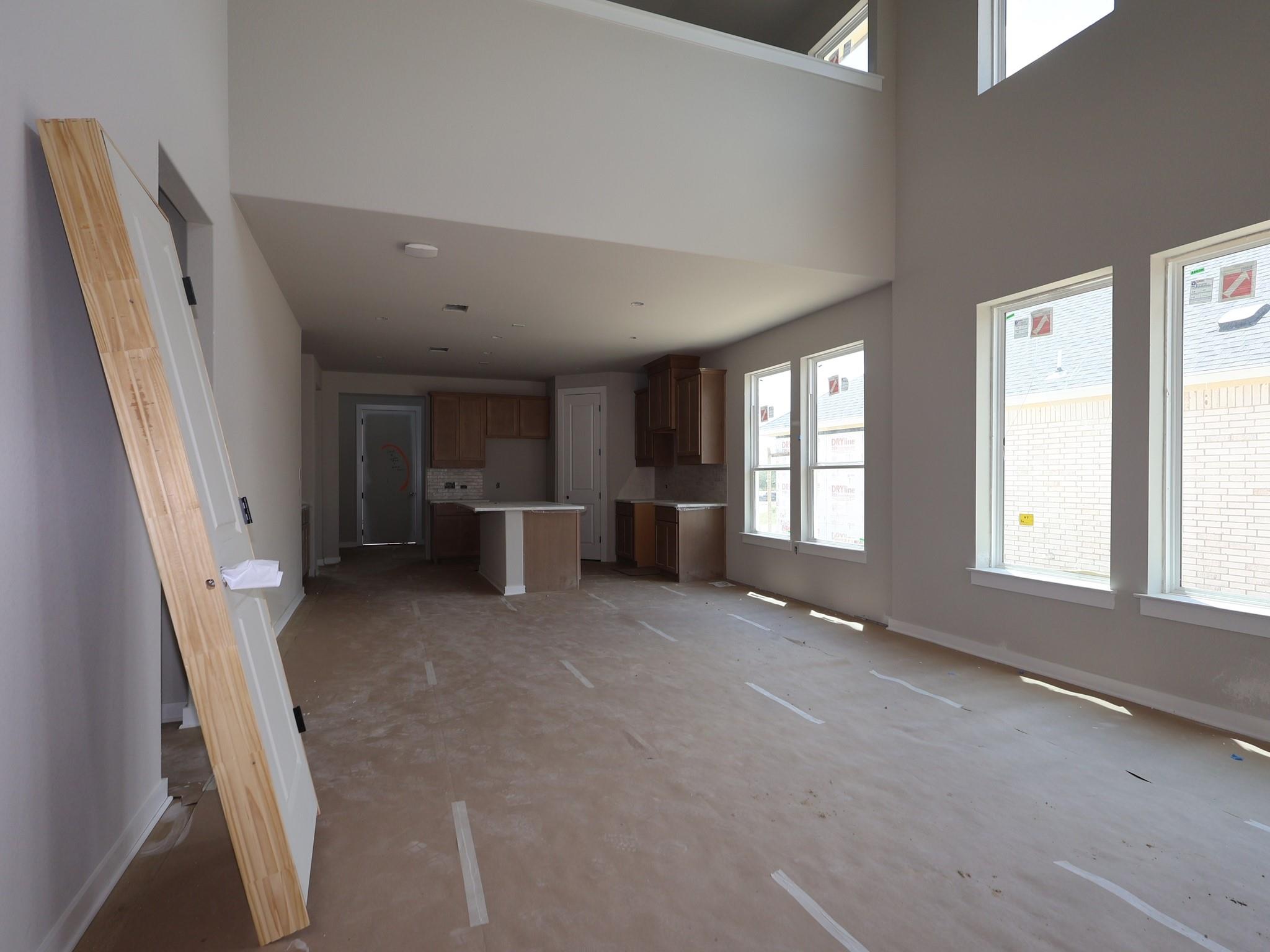 635 Clarissa ST — photo 3