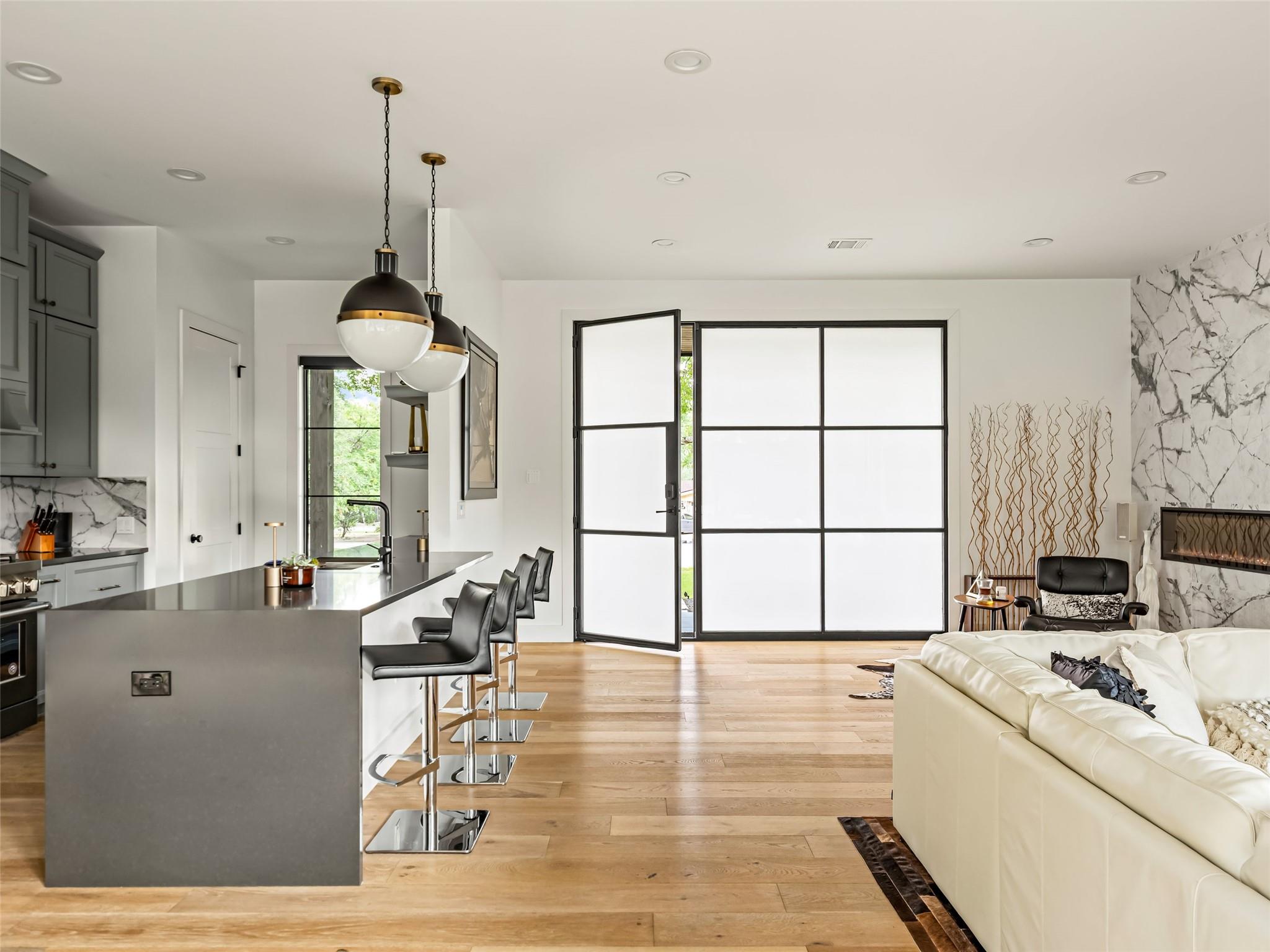 6100 Gena CT — photo 3