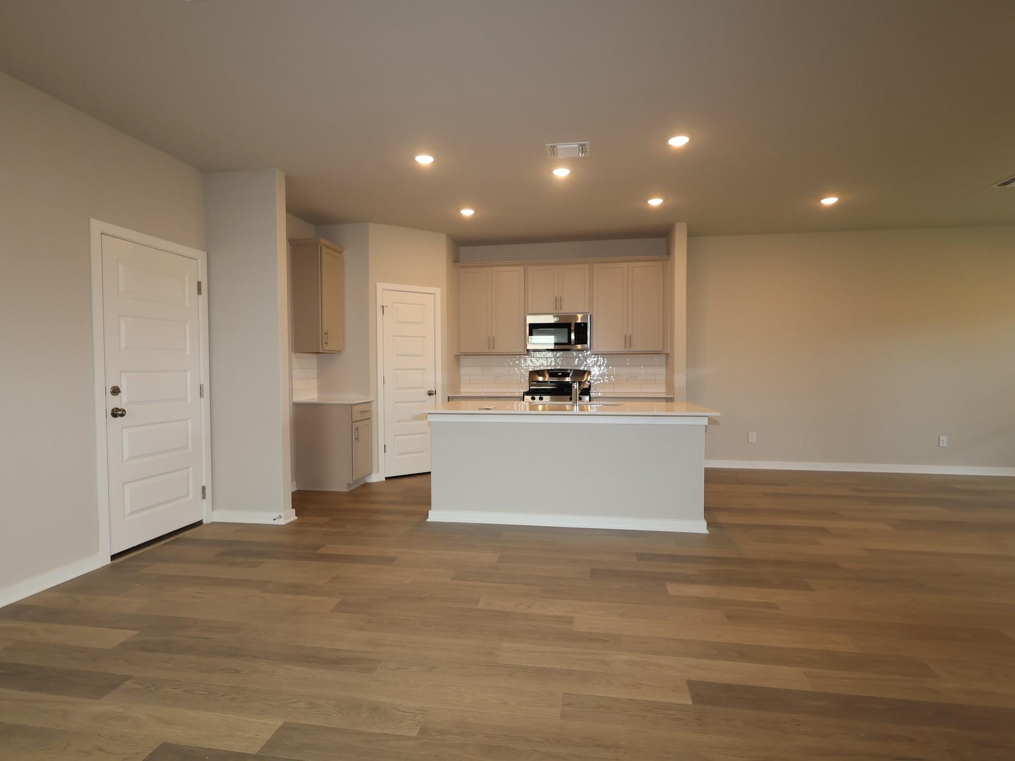 162 Heritage Forest PKWY — photo 4