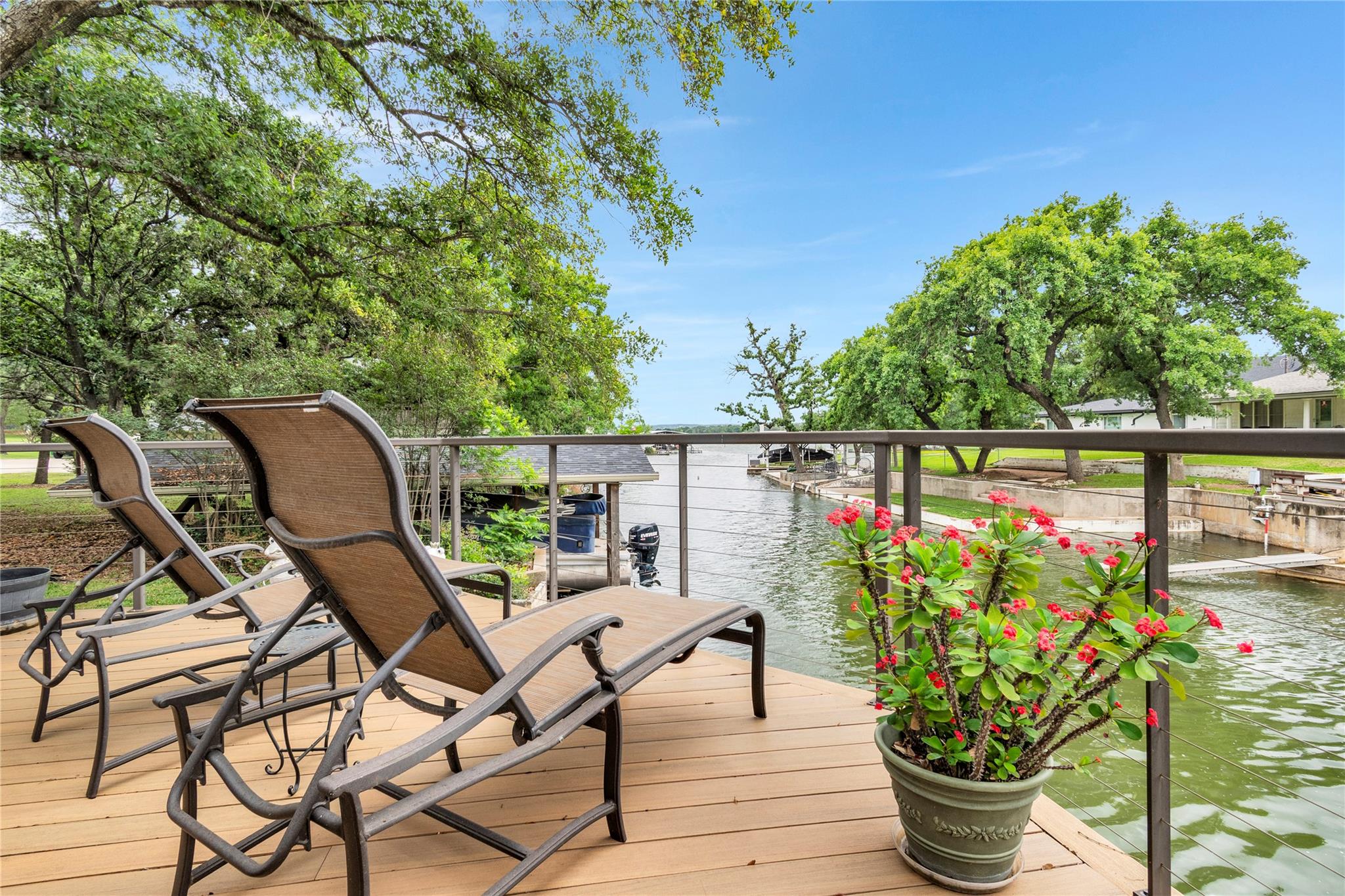 1122 Hill Circle East DR