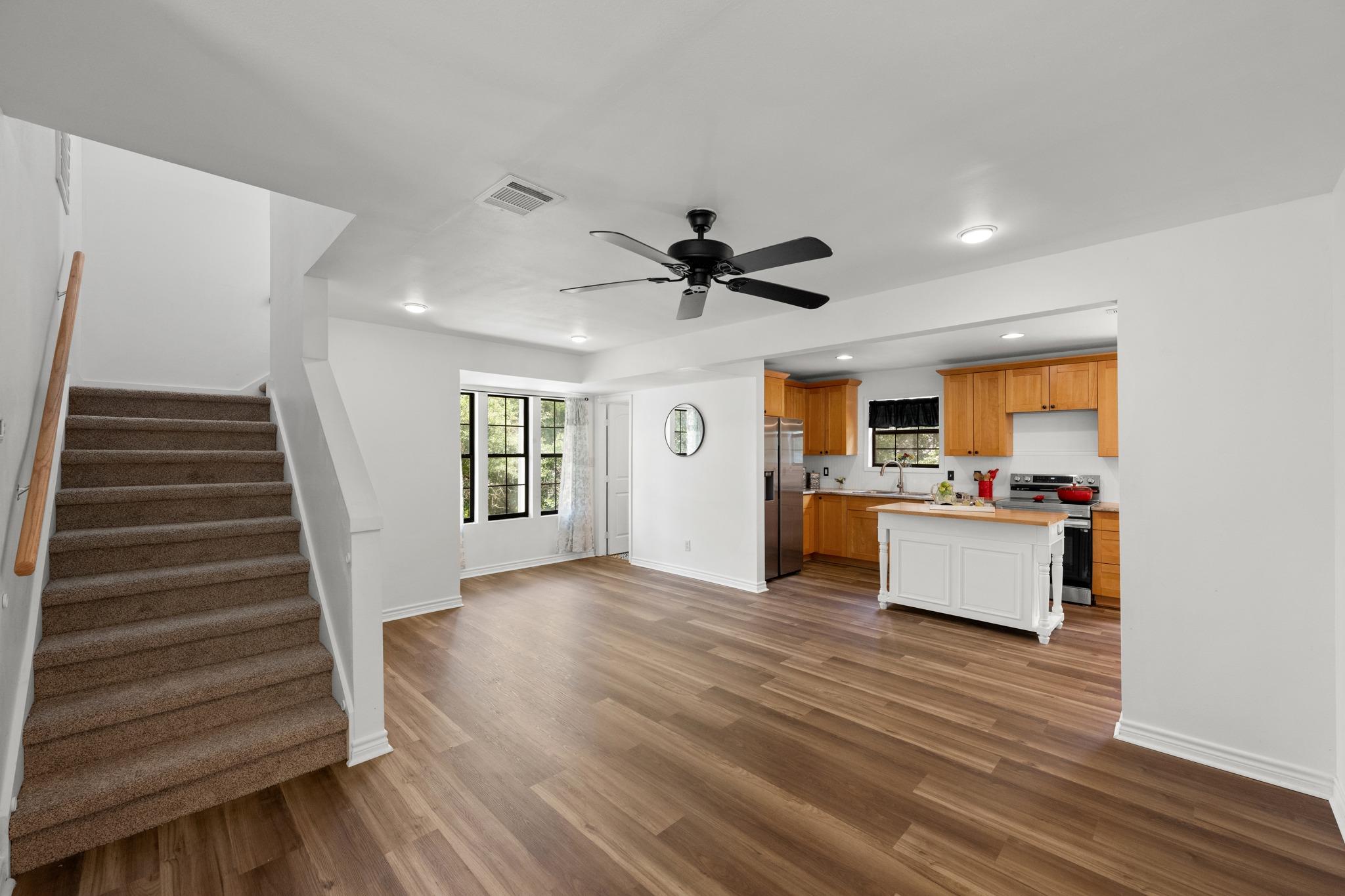 6 Basswood CIR — photo 4