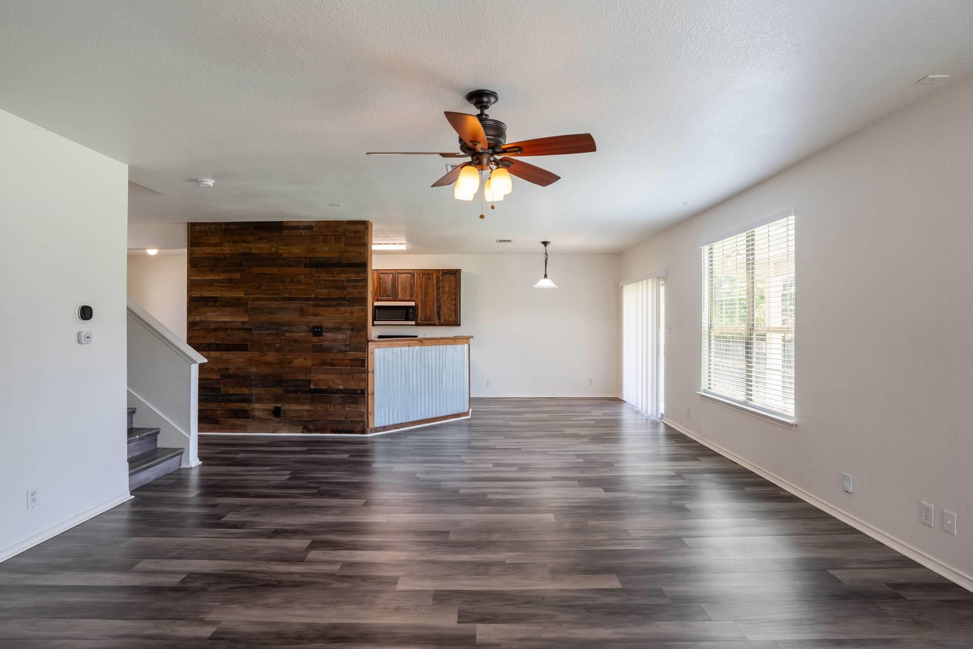 711 Abundance LN — photo 3