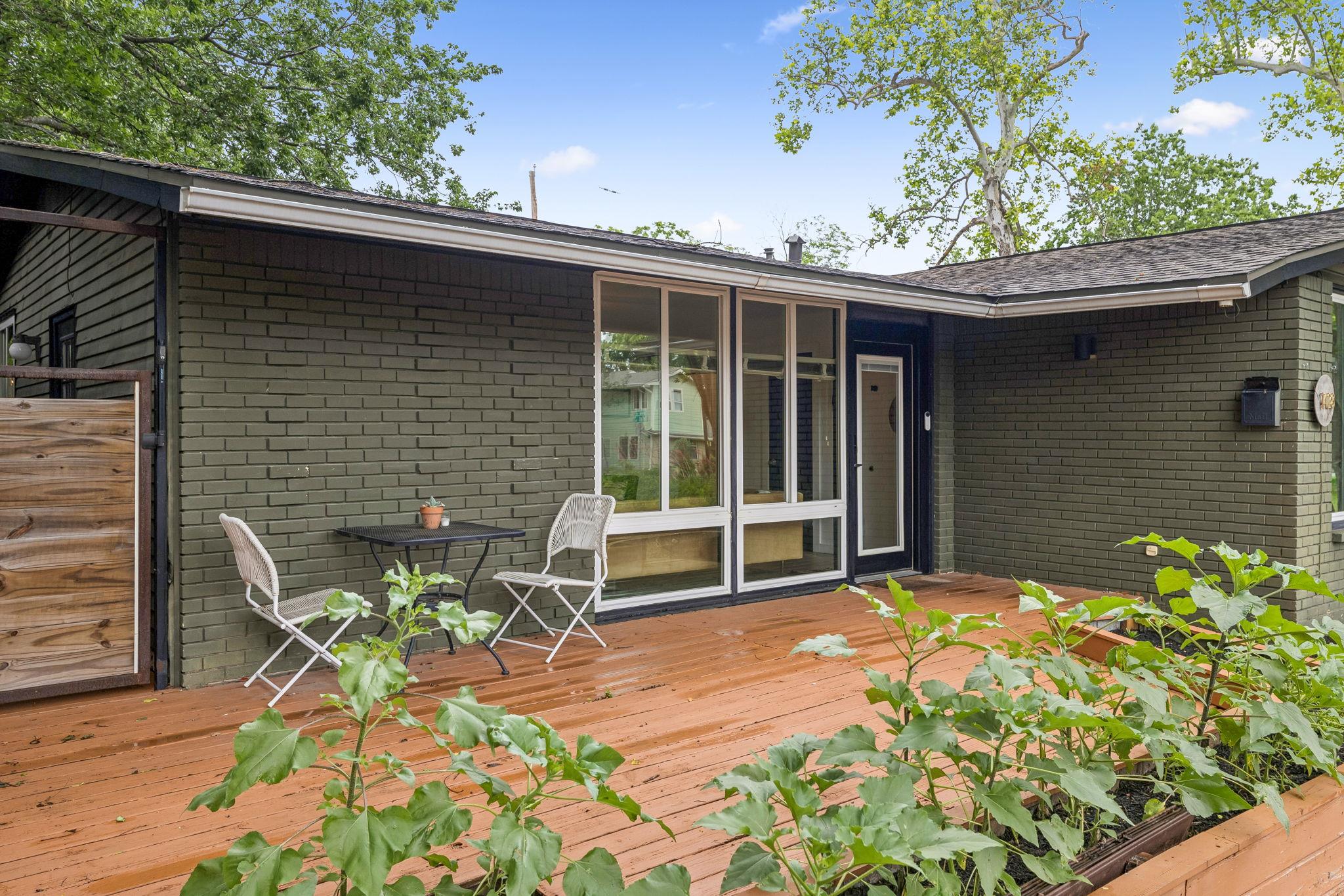 1428 Corona DR — photo 4