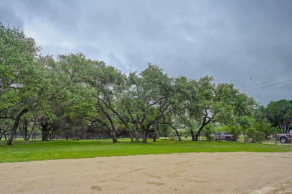 200 Meadow LN — photo 3