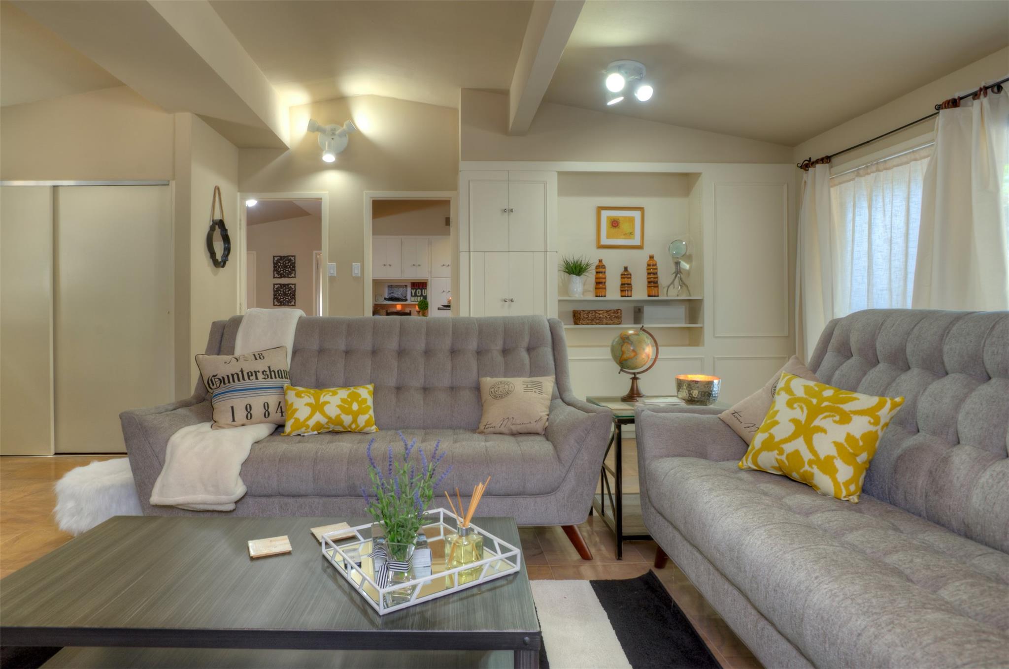 2400 Jarratt Ave #B — photo 3