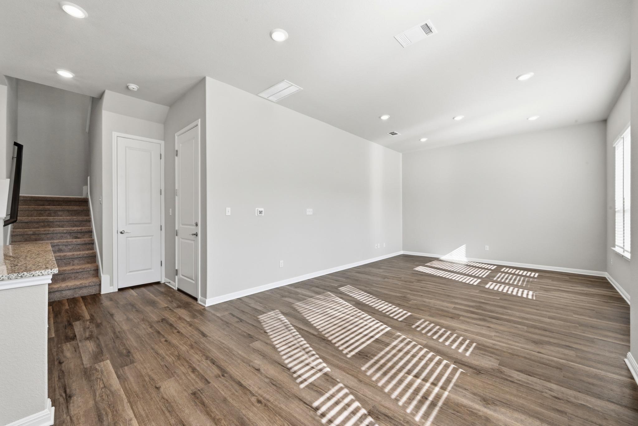 1020 Vista View DR #502 — photo 3