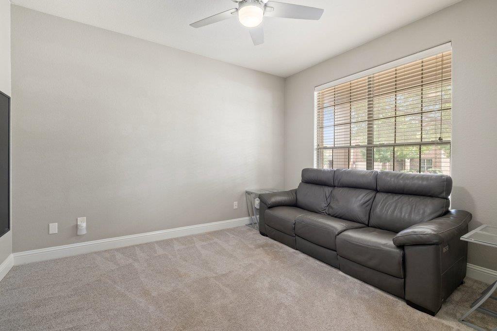 10800 Desert Willow LOOP — photo 4