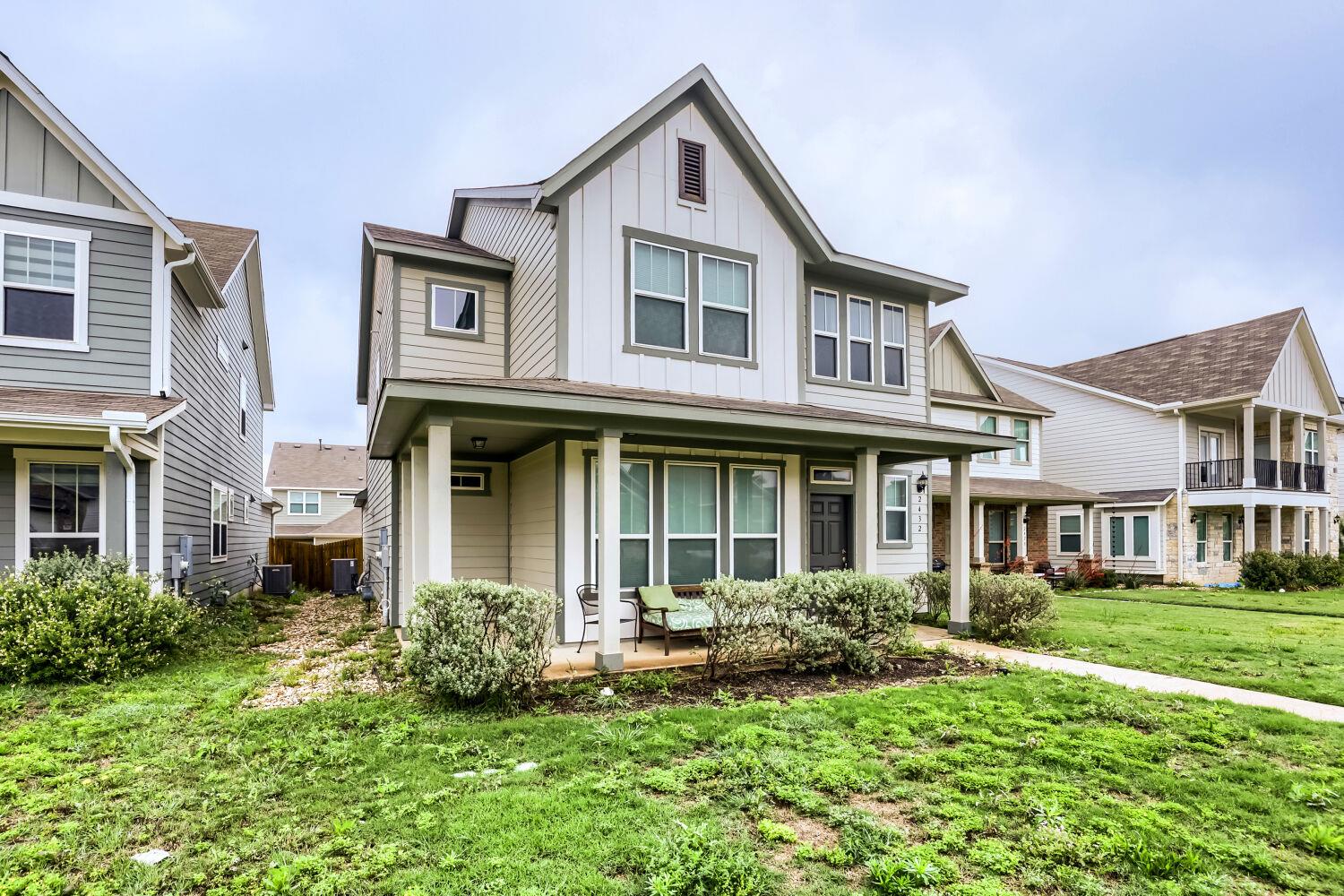 2432 Berryville LN — photo 4