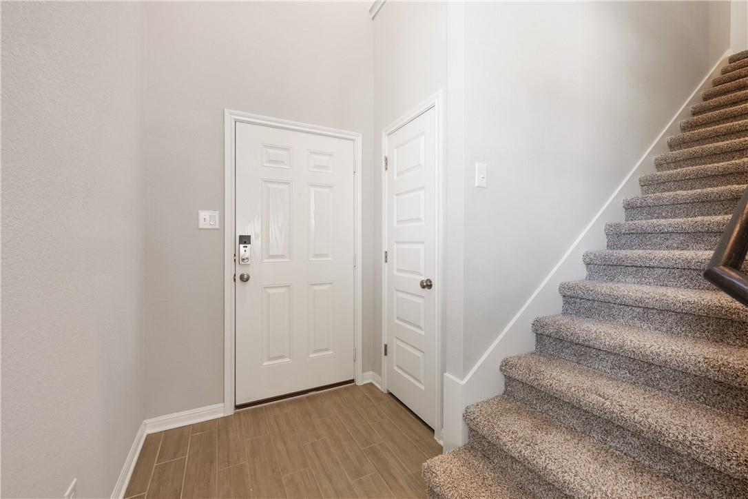 100 Drifter LN — photo 4