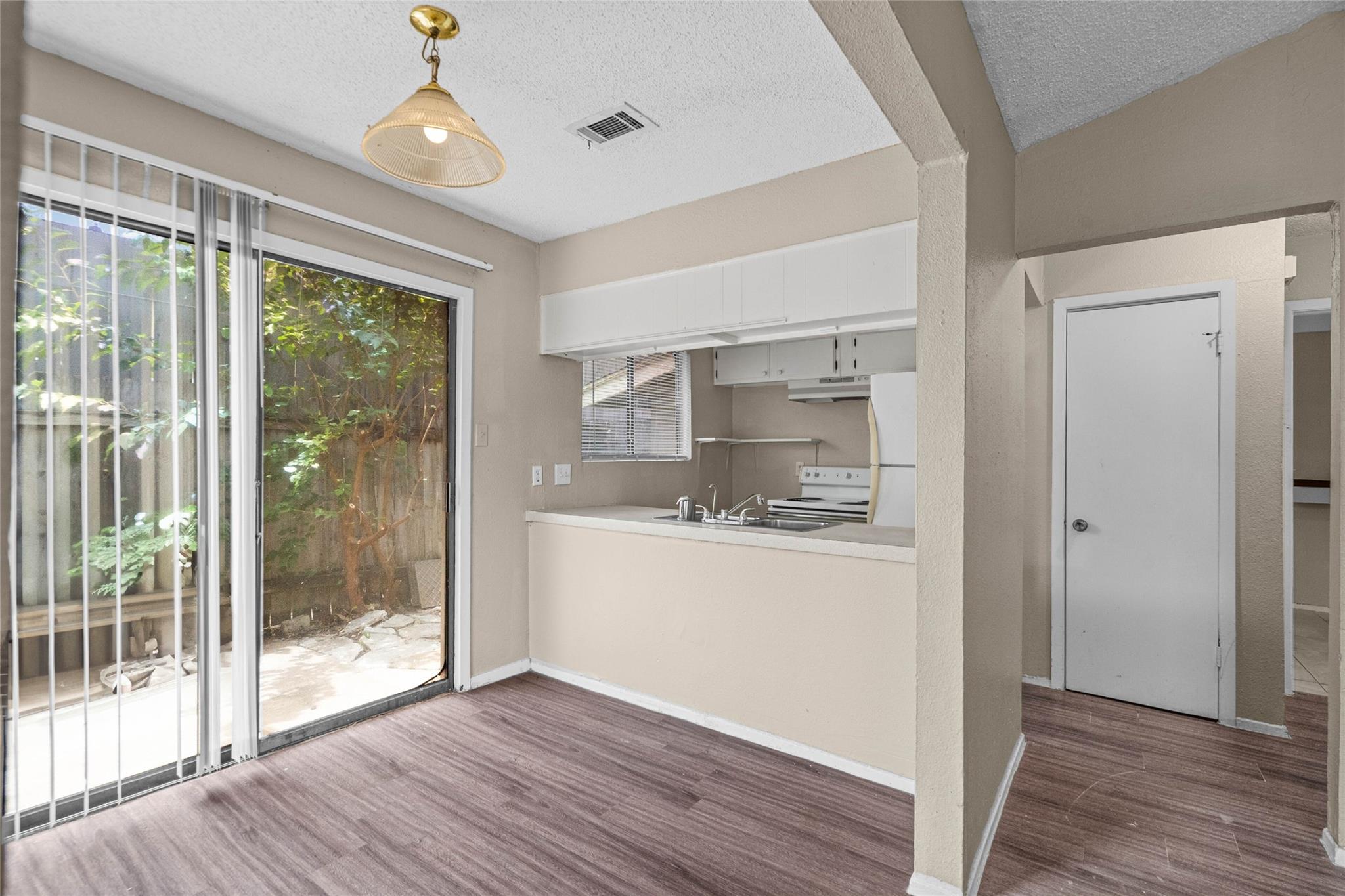 2809 Parker LN #D — photo 4