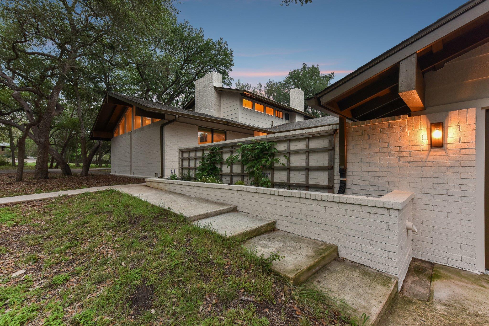 9004 Tara LN — photo 4
