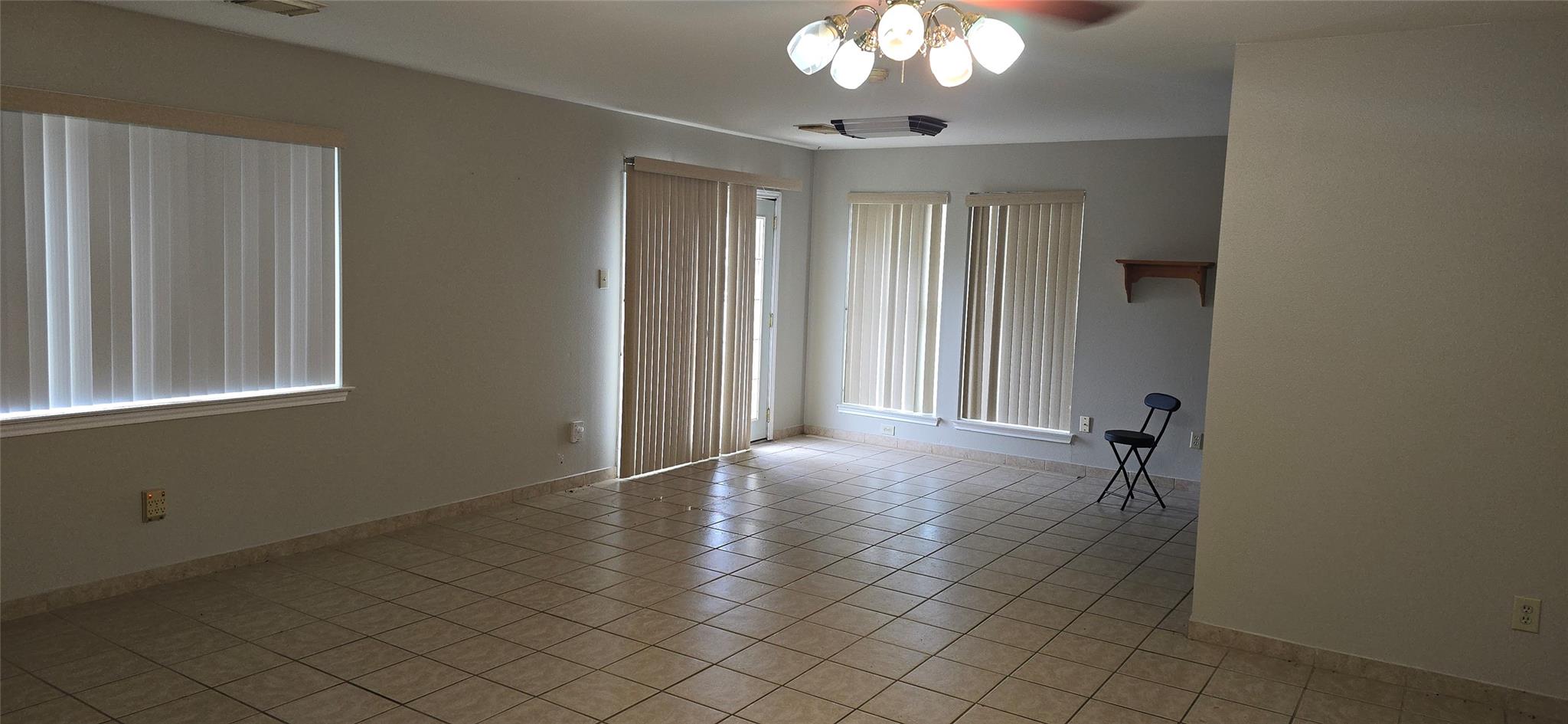 125 Kelly LN — photo 3
