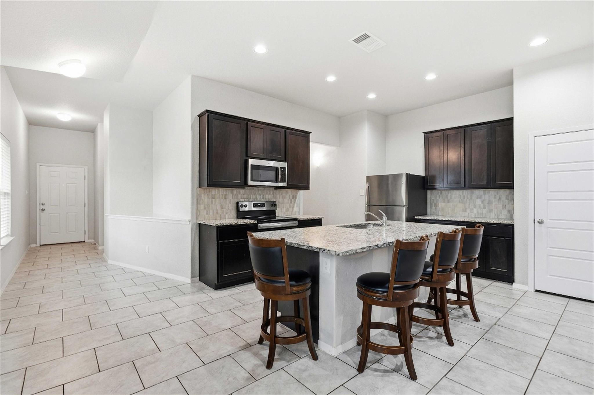 107 Saranac DR — photo 3