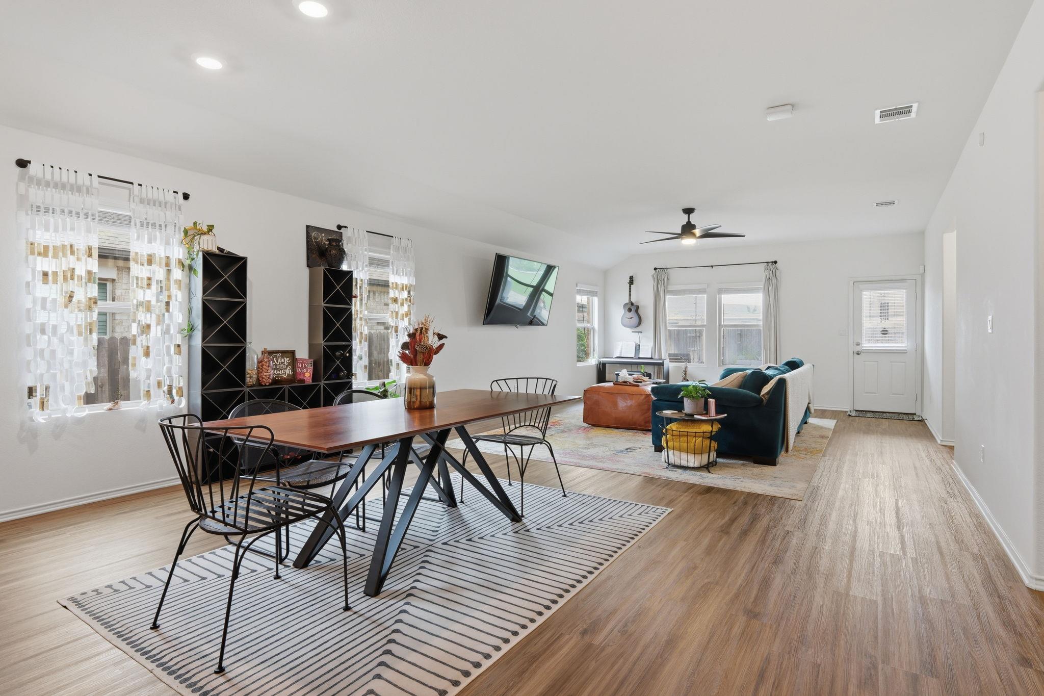 129 Esparza DR — photo 3