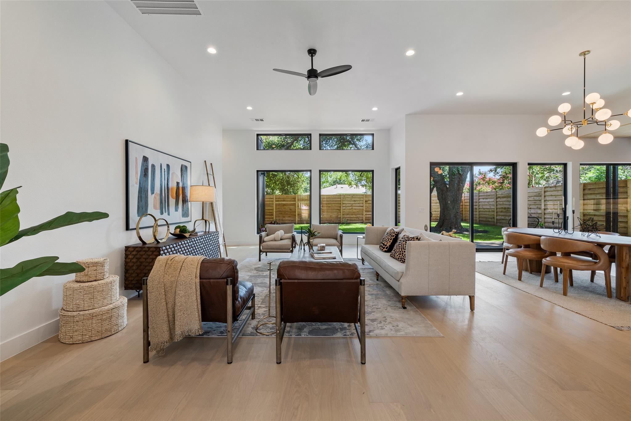 2305 Southern Oaks DR — photo 5
