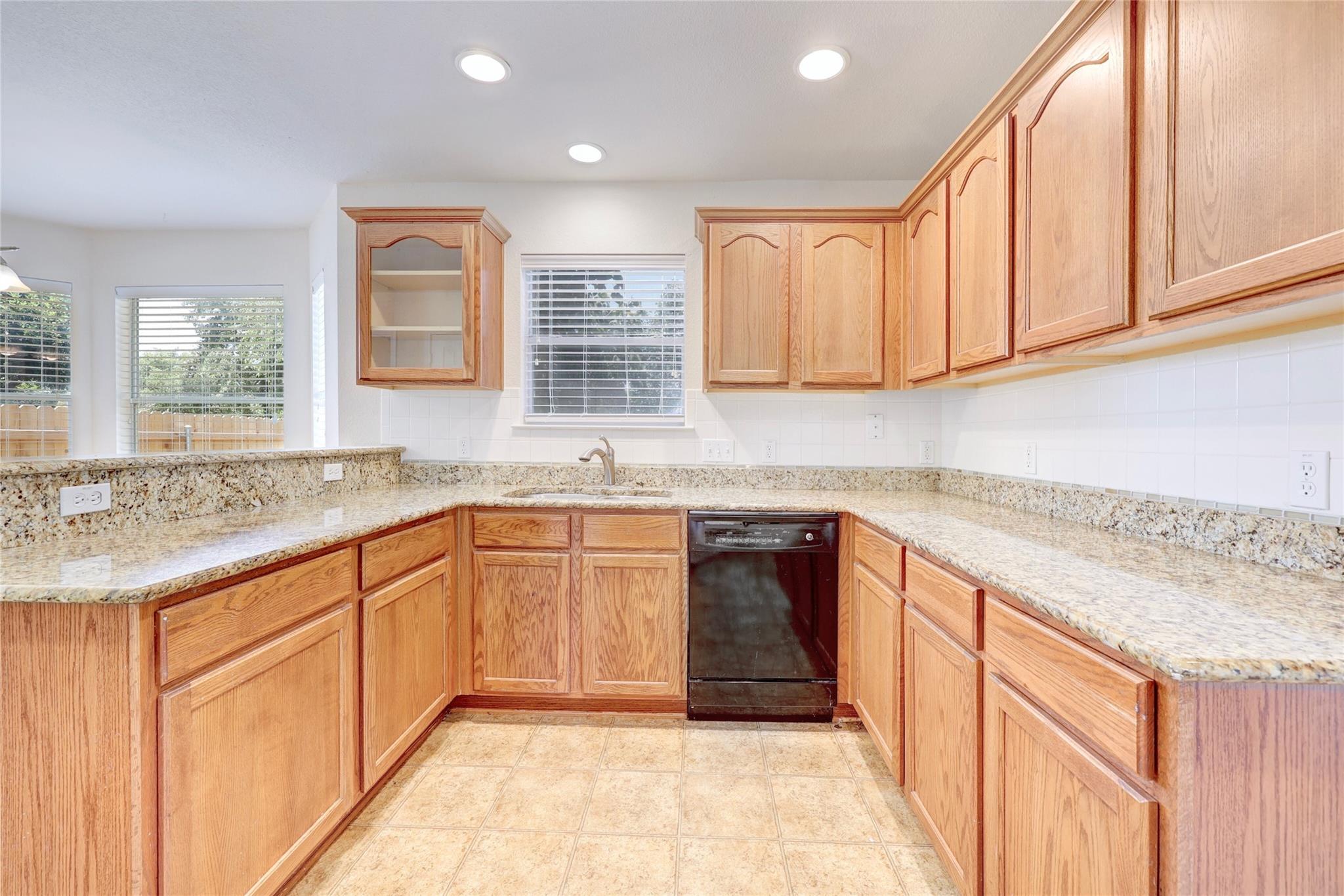 324 Avalanche Ave — photo 3