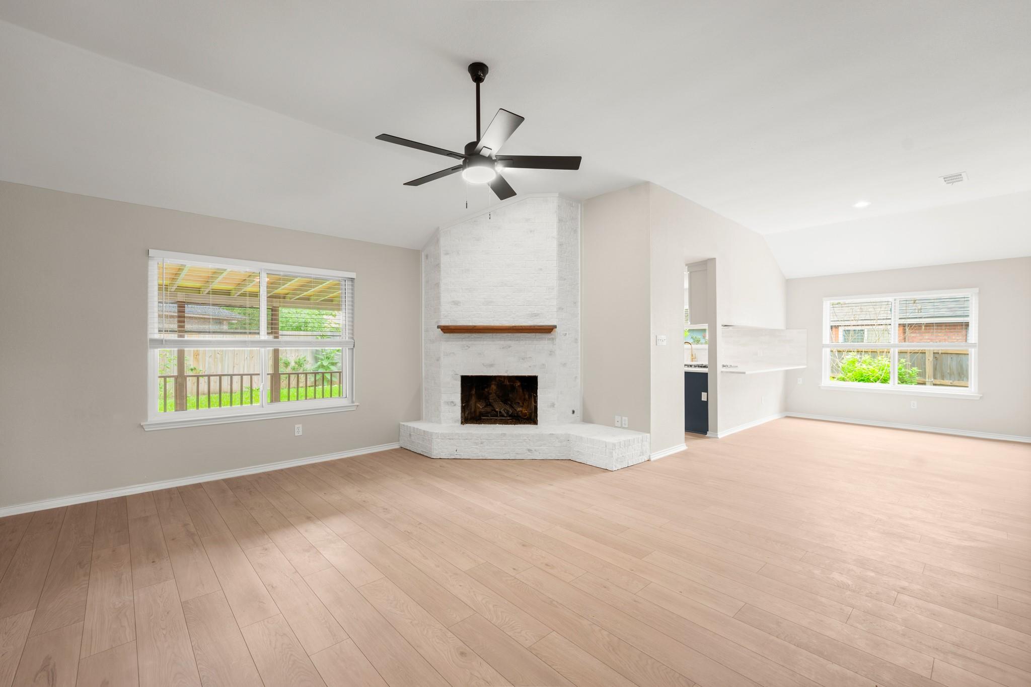 2113 Rosemary LN — photo 3