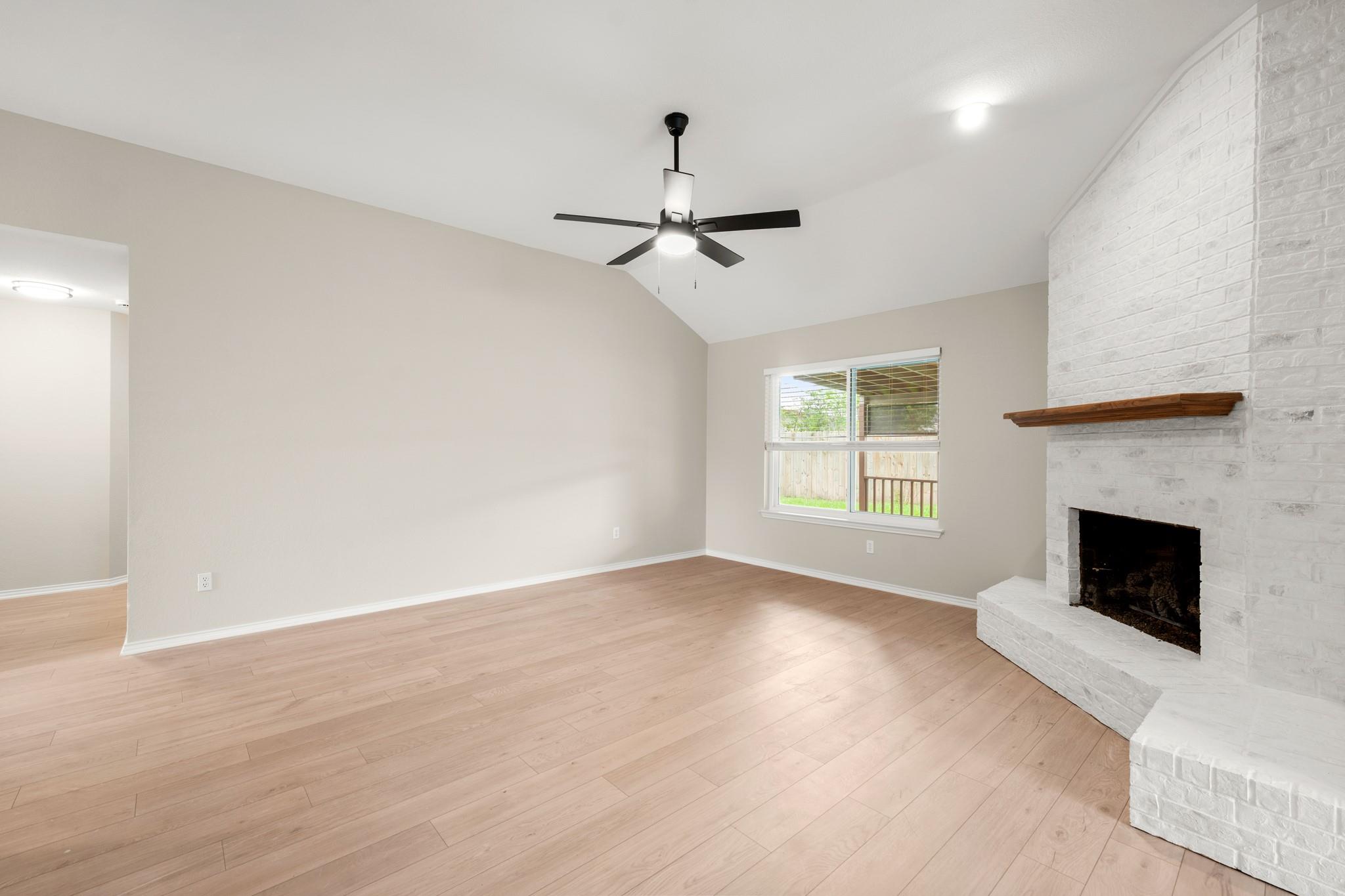 2113 Rosemary LN — photo 5