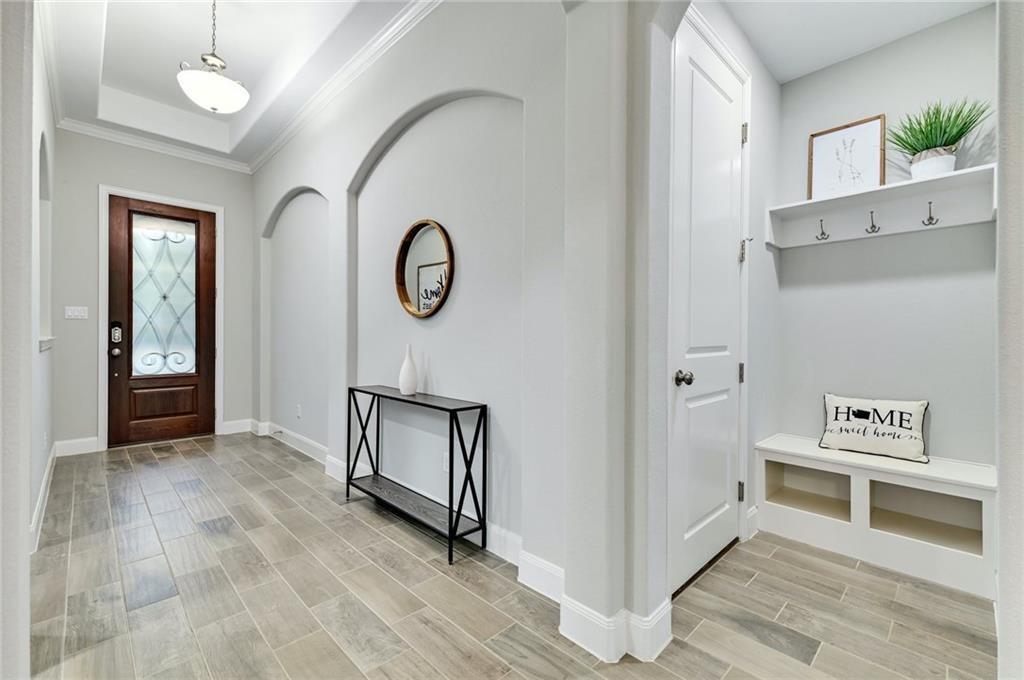 204 Maxwell WAY — photo 3