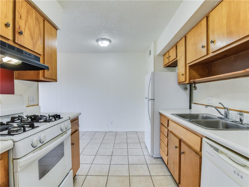 2804 Westhill DR #104 — photo 3