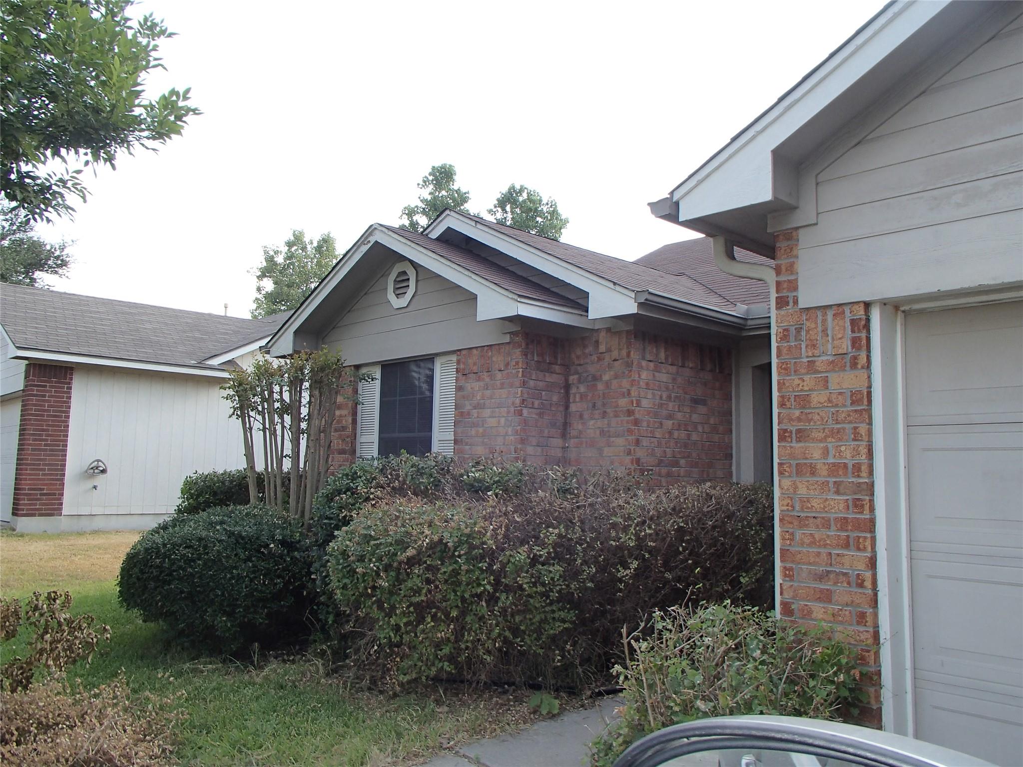 208 Juniper ST — photo 3