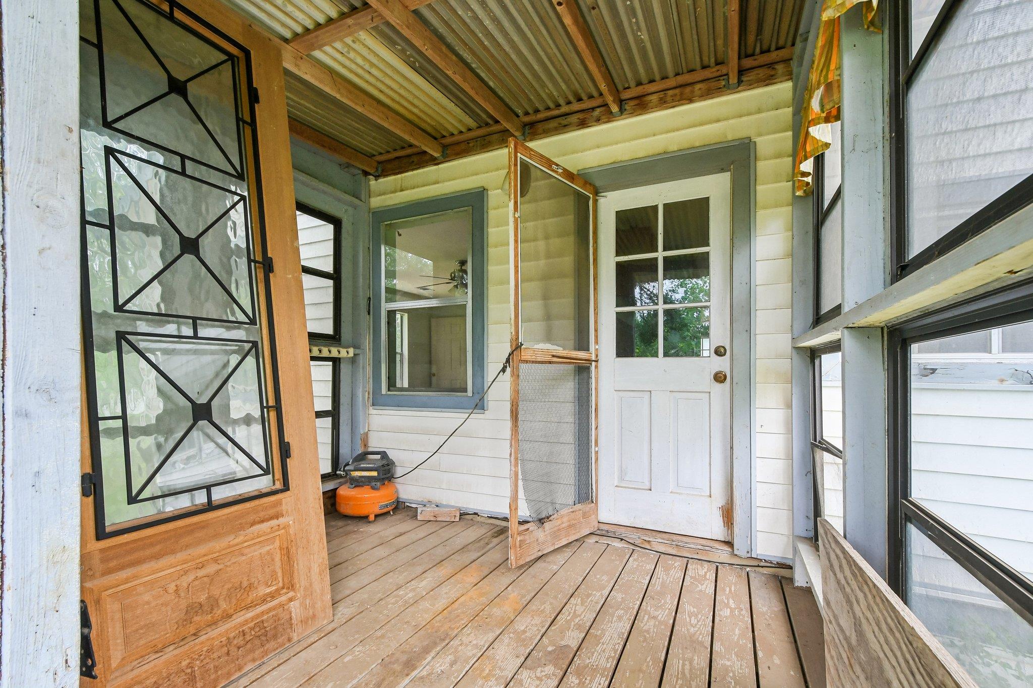 116 Hart LN — photo 4