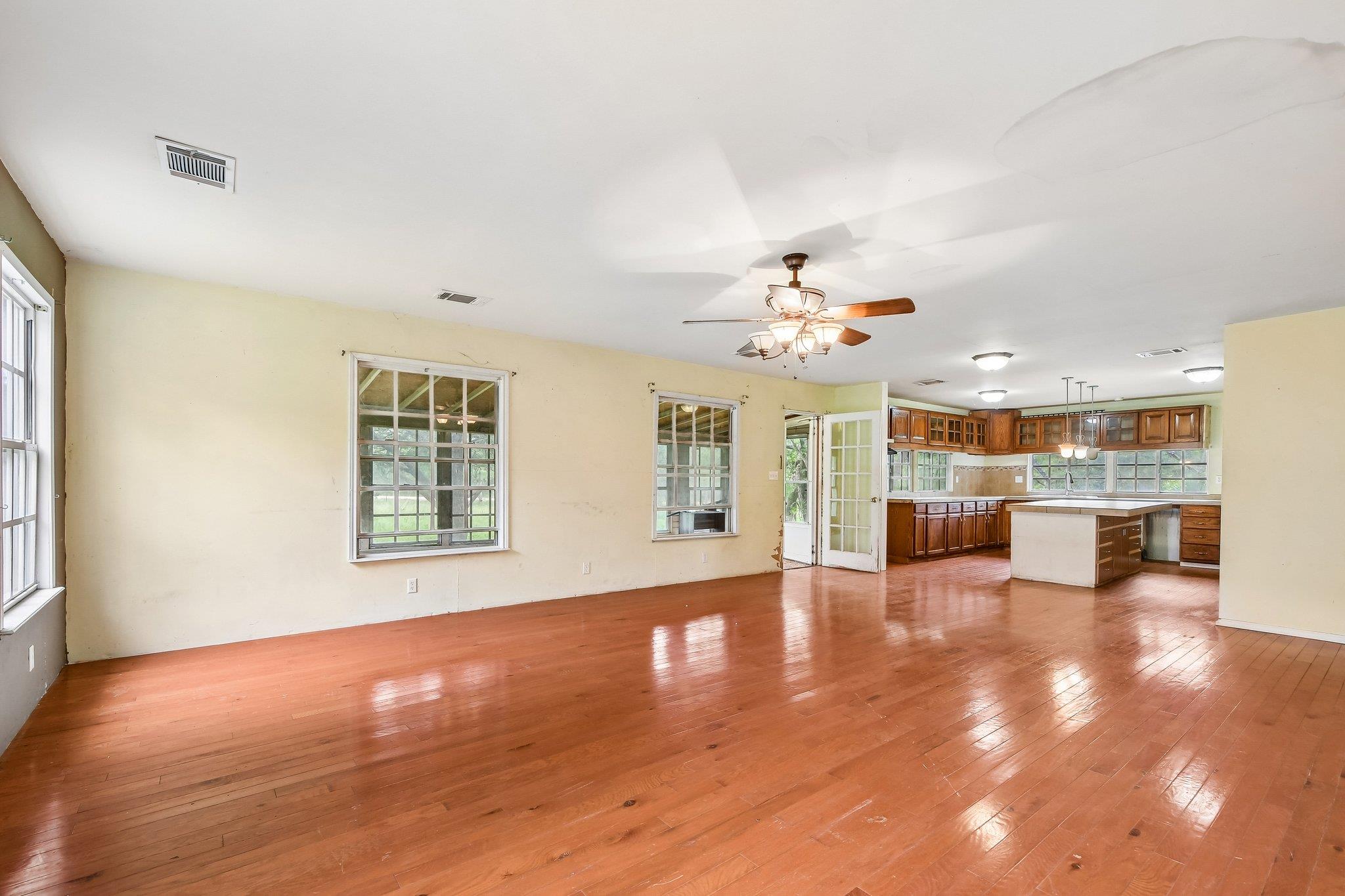 116 Hart LN — photo 5