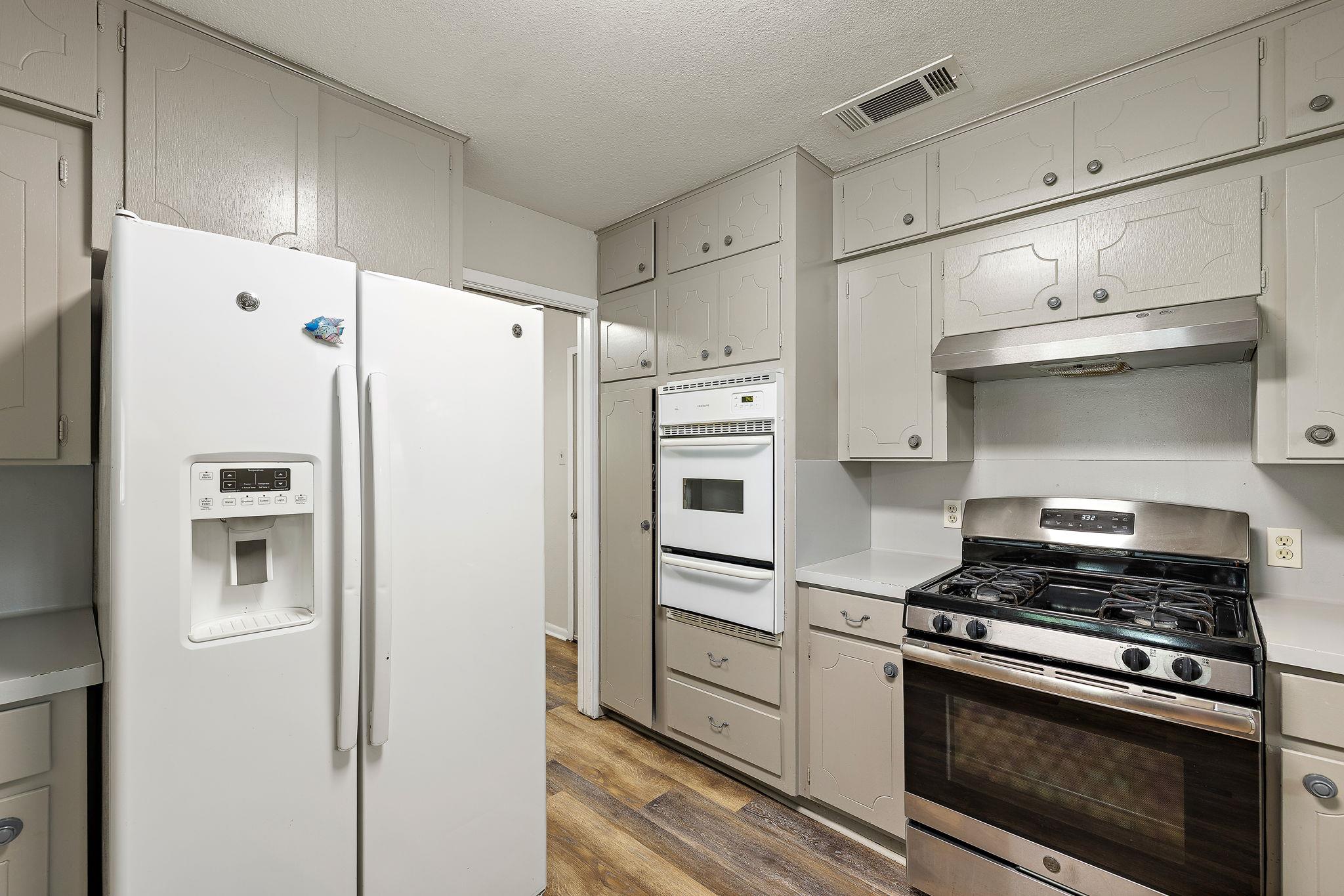 8616 Willowick DR — photo 4
