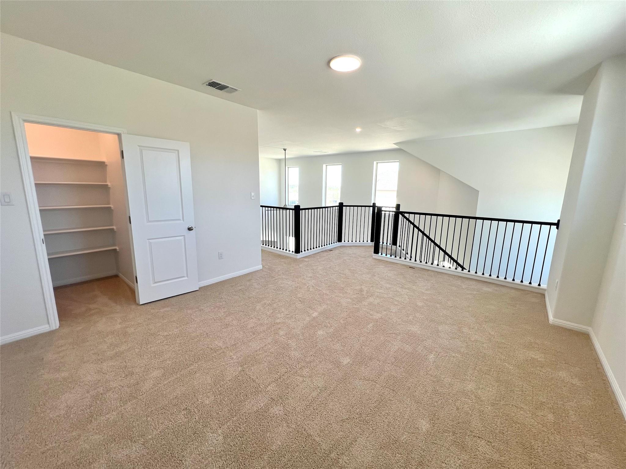 338 Dogvane CIR — photo 5