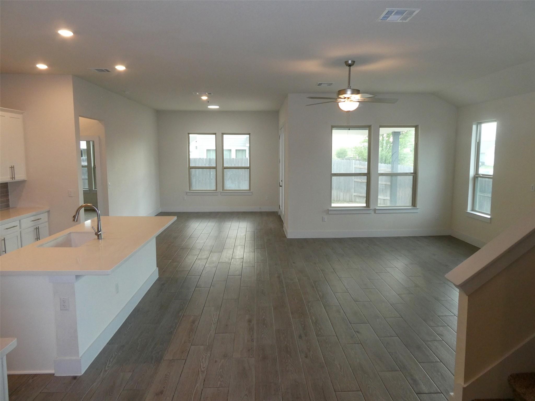 8201 Greyhawk CV — photo 4
