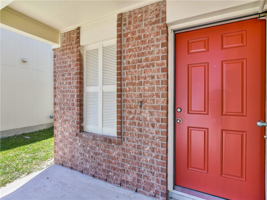 1172 Shadow Creek BLVD — photo 3