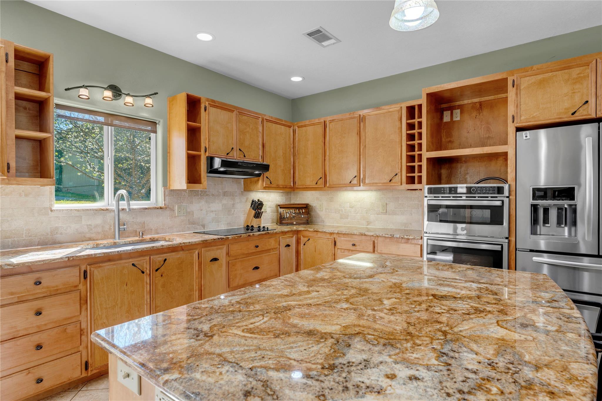 1108 Lakeside DR — photo 5
