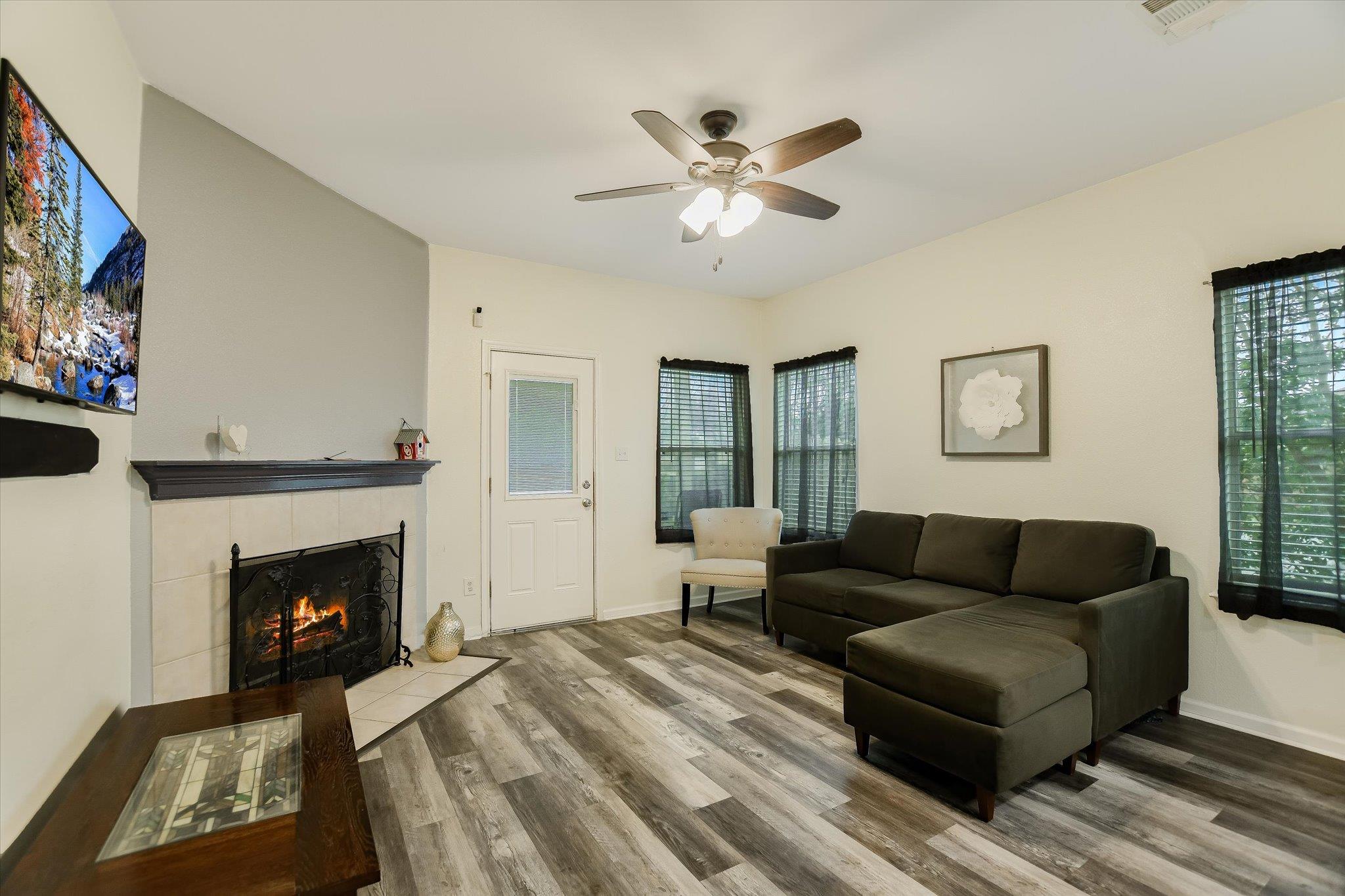 129 Almquist ST — photo 3