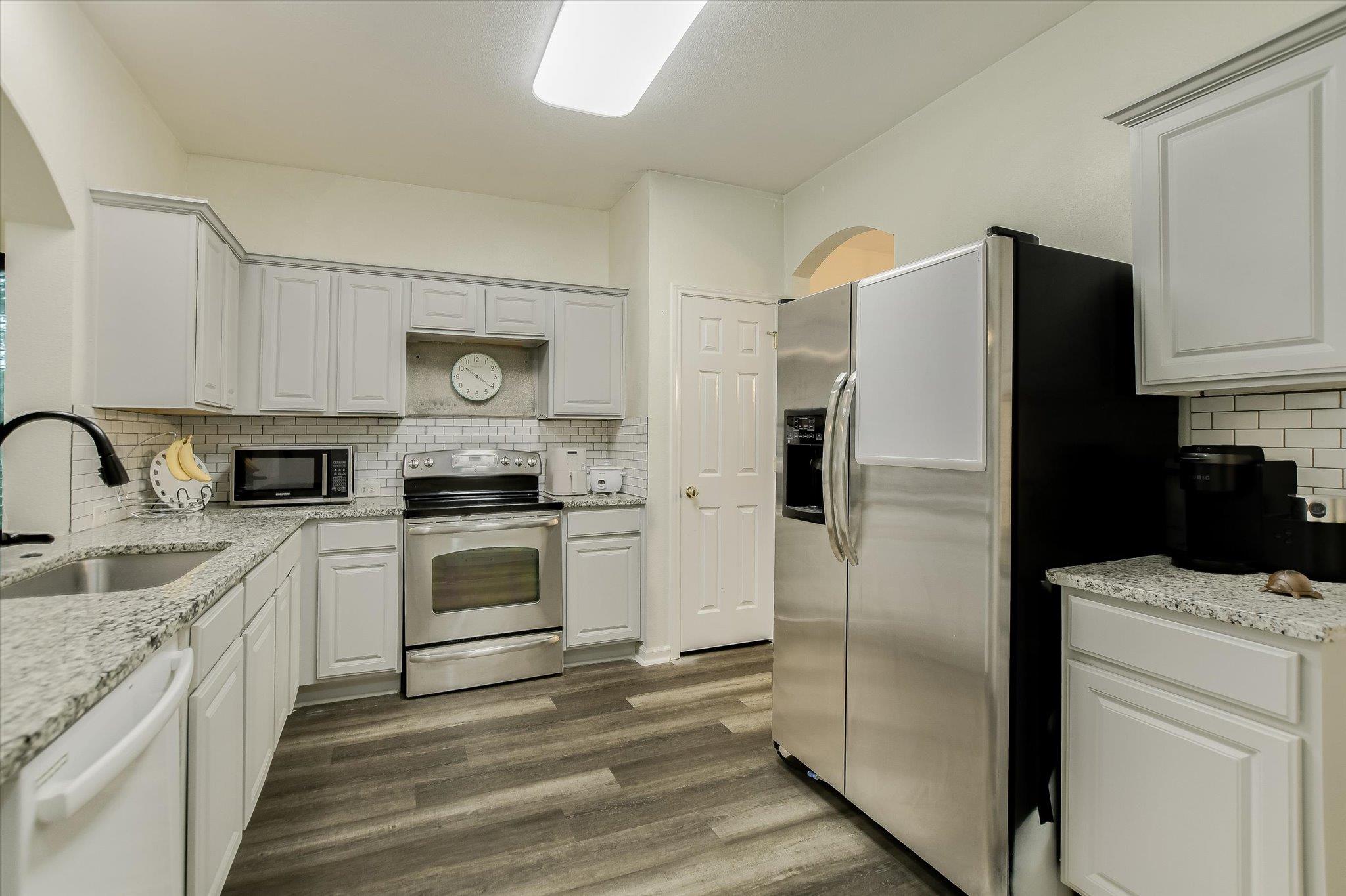 129 Almquist ST — photo 4