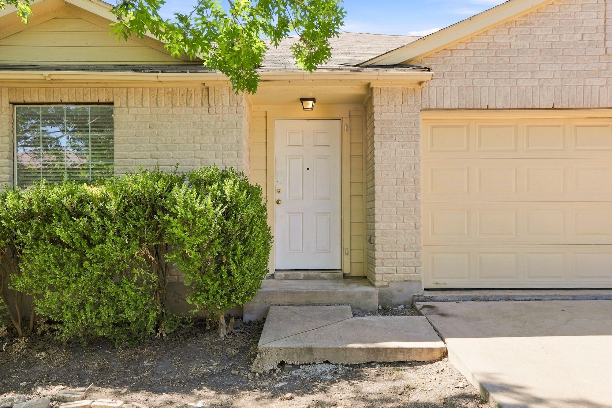 338 Oxford DR — photo 3