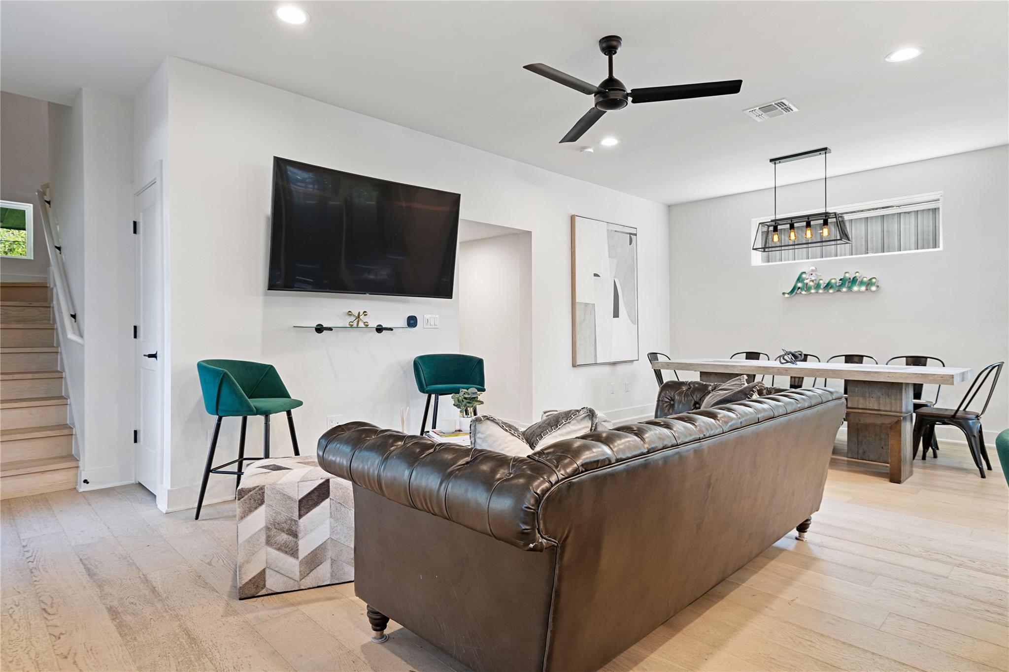 1306 Navasota ST — photo 3