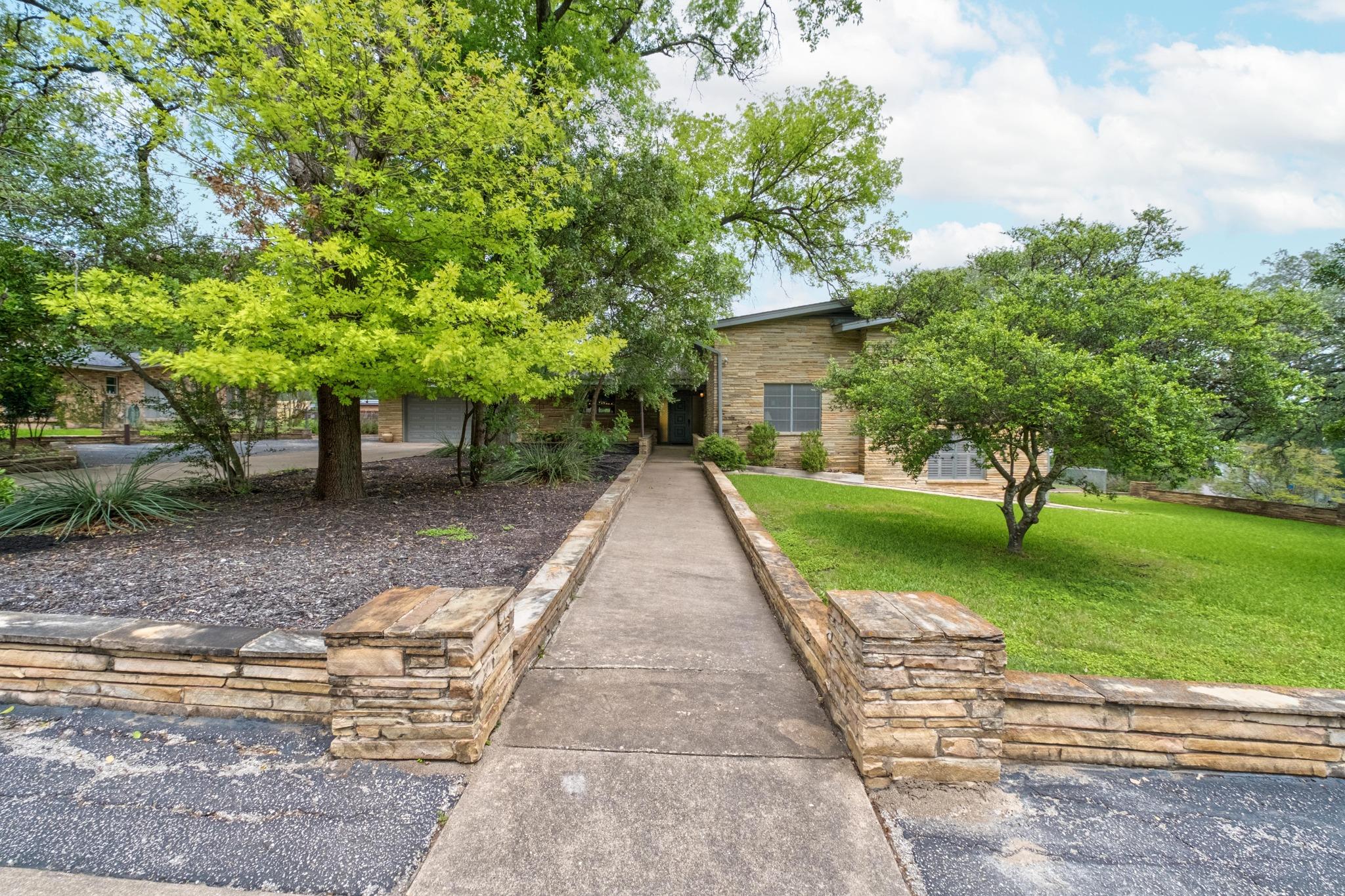 2805 Hatley DR — photo 4