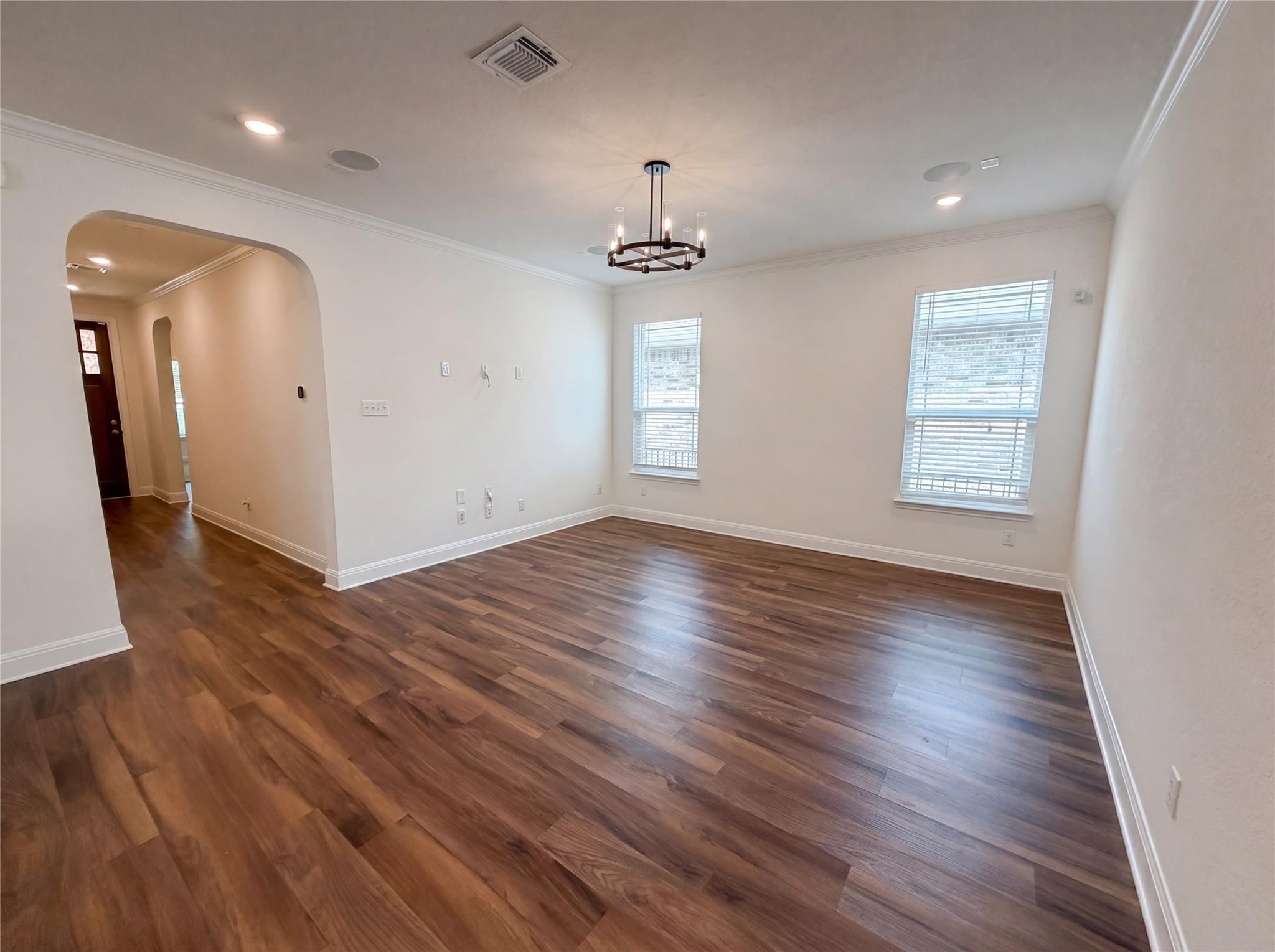 401 Fort William ST #33 — photo 3